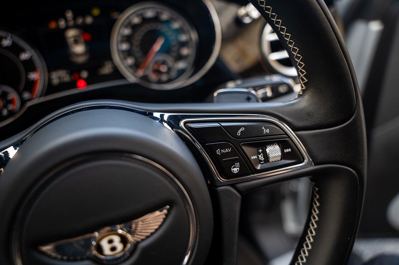 Bentley Bentayga view 60