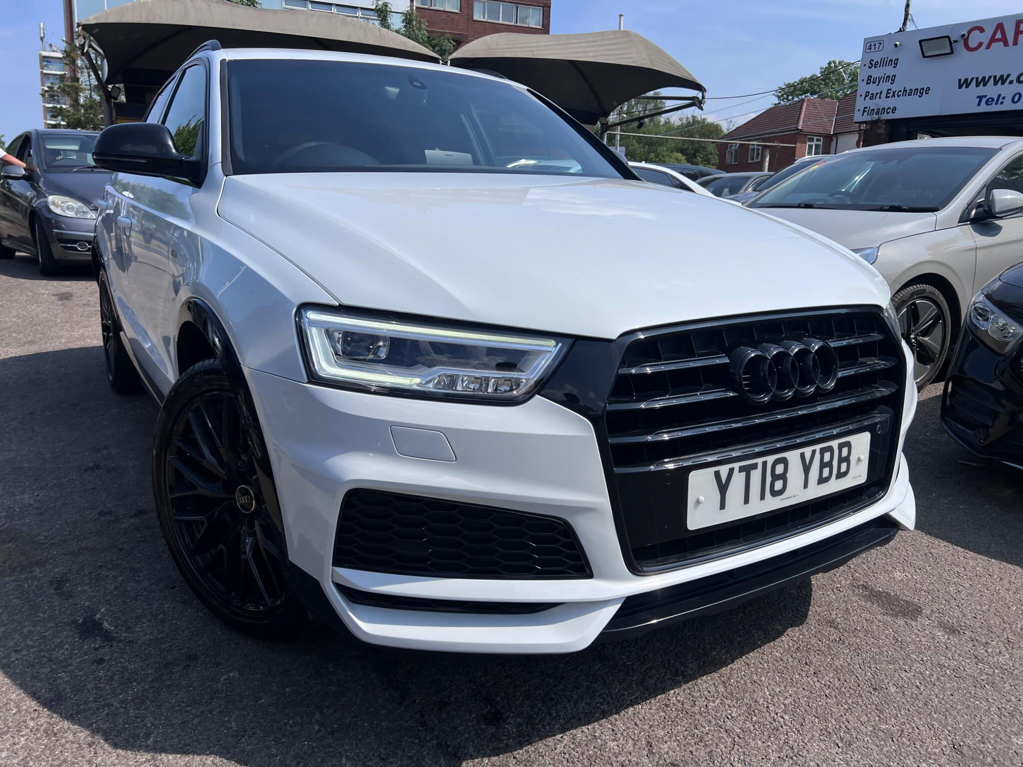Audi Q3 view 5