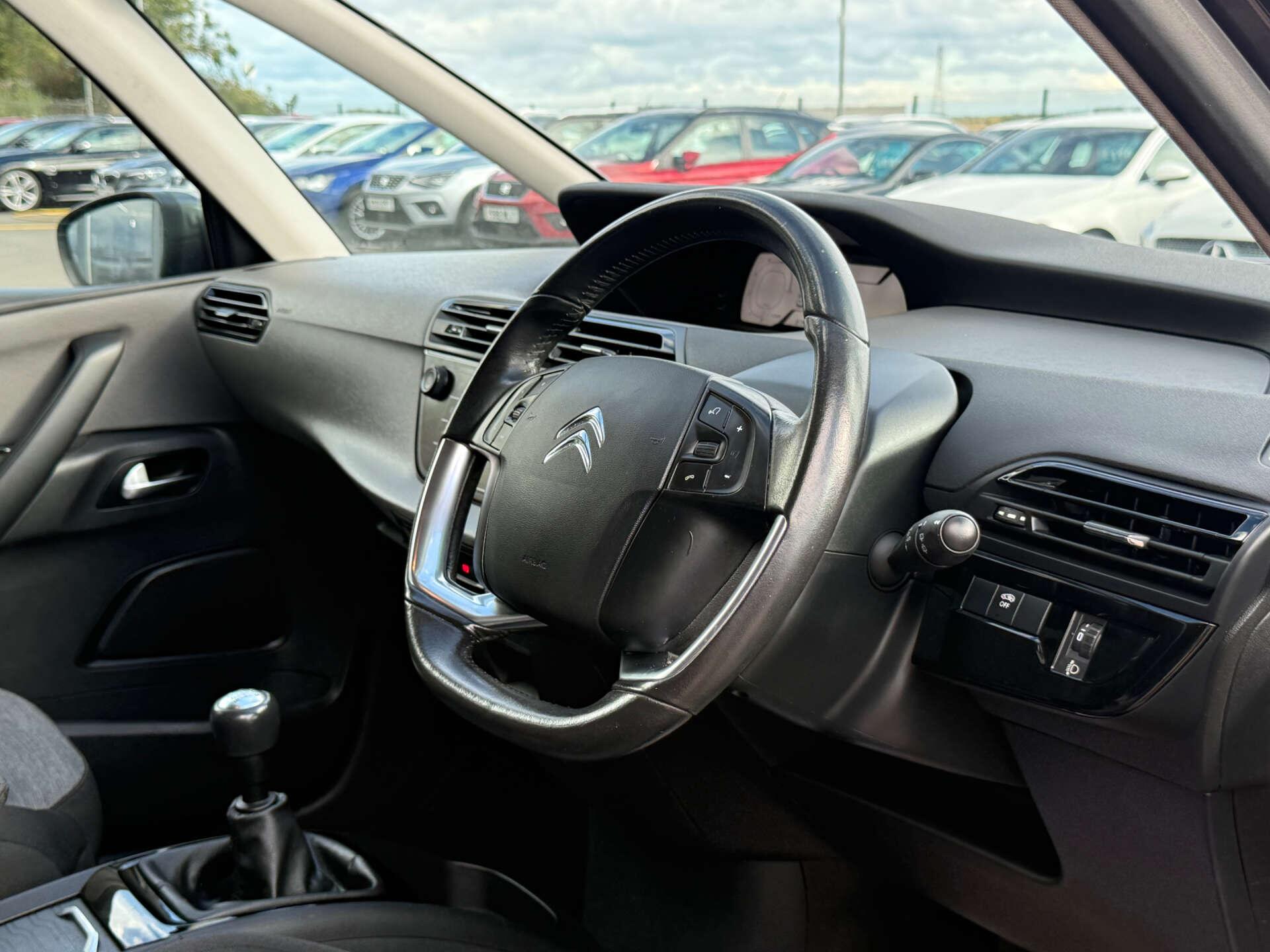 Citroen Grand C4 Picasso view 38