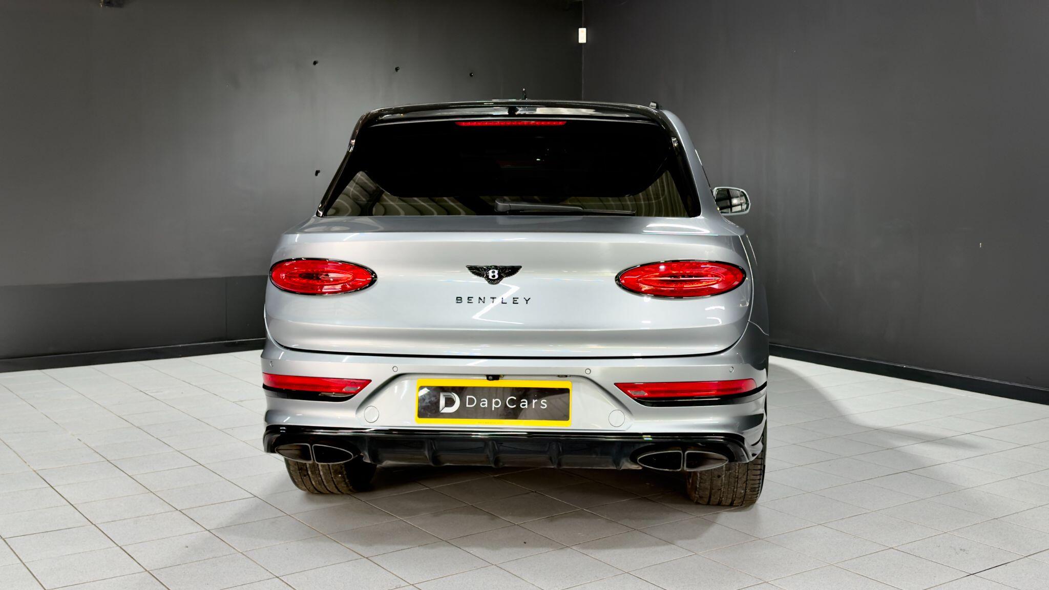 Bentley Bentayga view 22