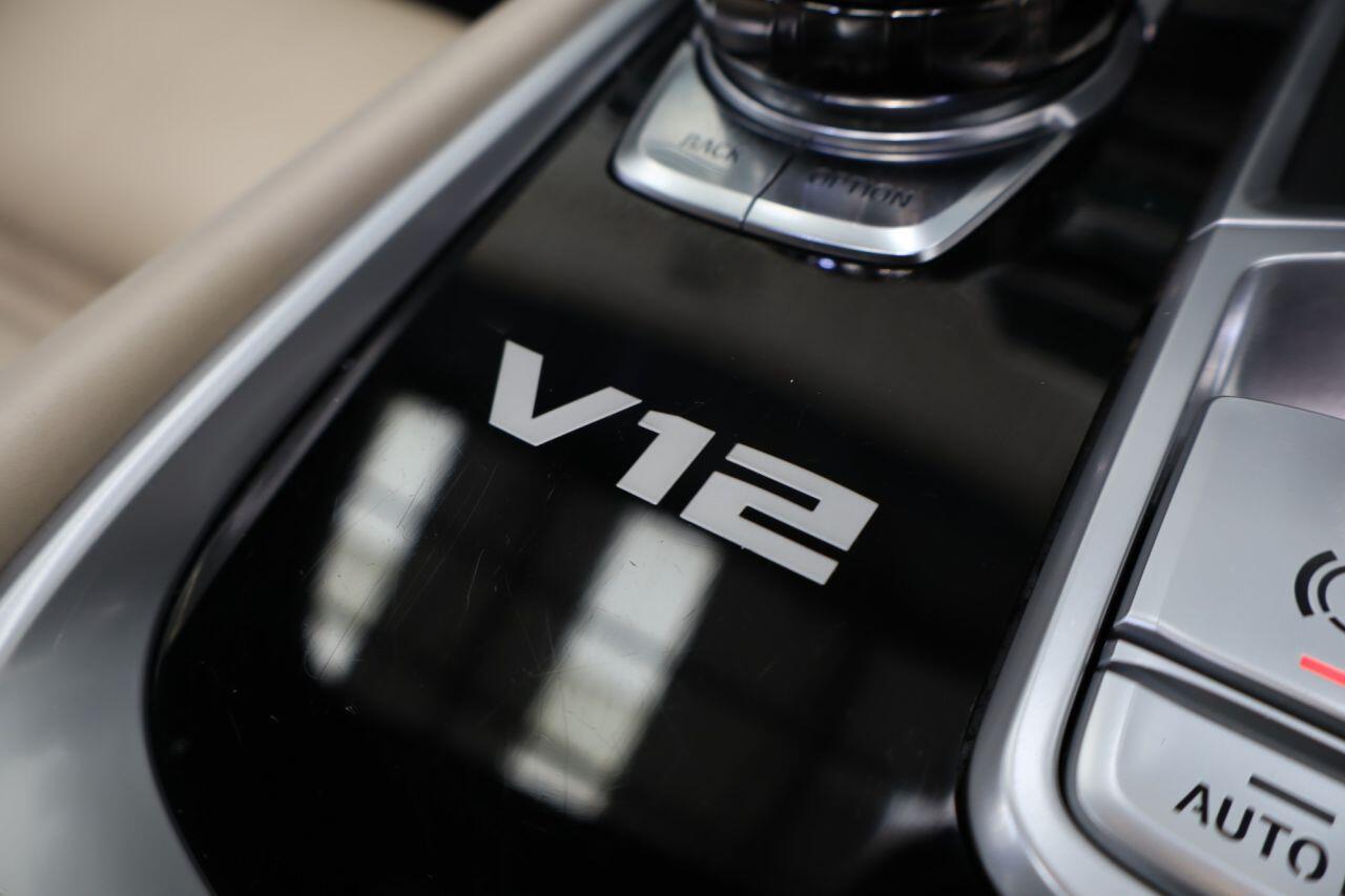 BMW 7 Series view 17