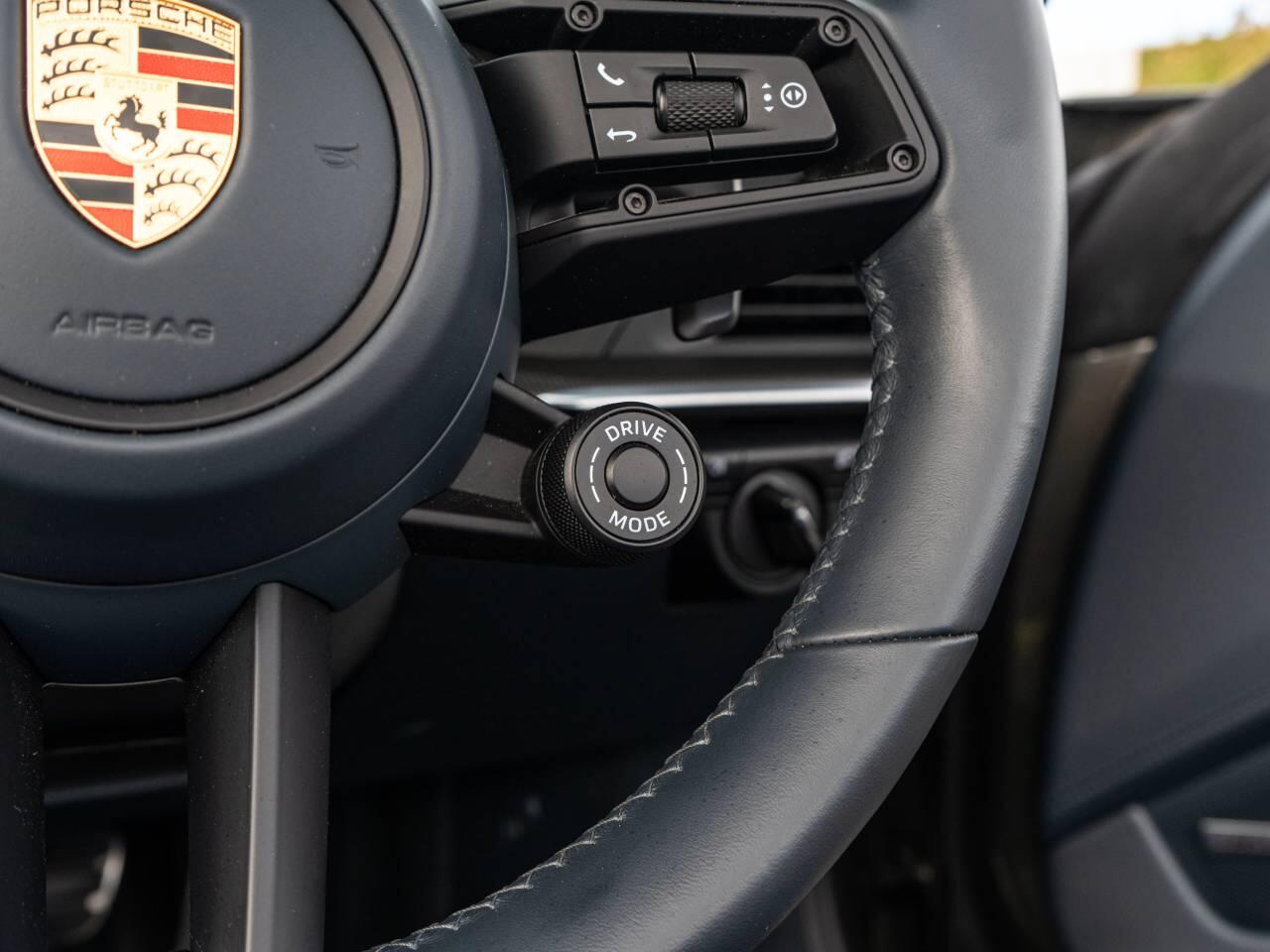 Porsche 911 view 22