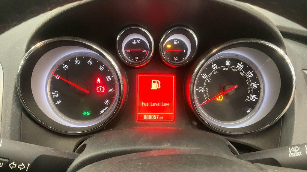 2015 Vauxhall Astra GTC 1.4T Limited Edition Euro 5 (s/s) 3dr • 88,057 miles image 8