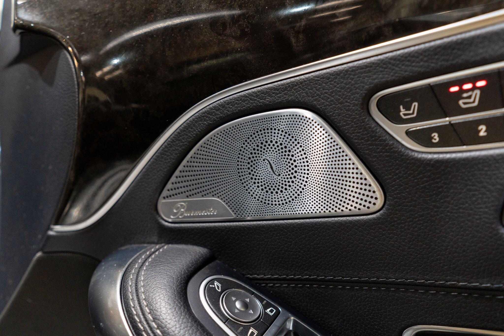 Mercedes-Benz S-Class view 38