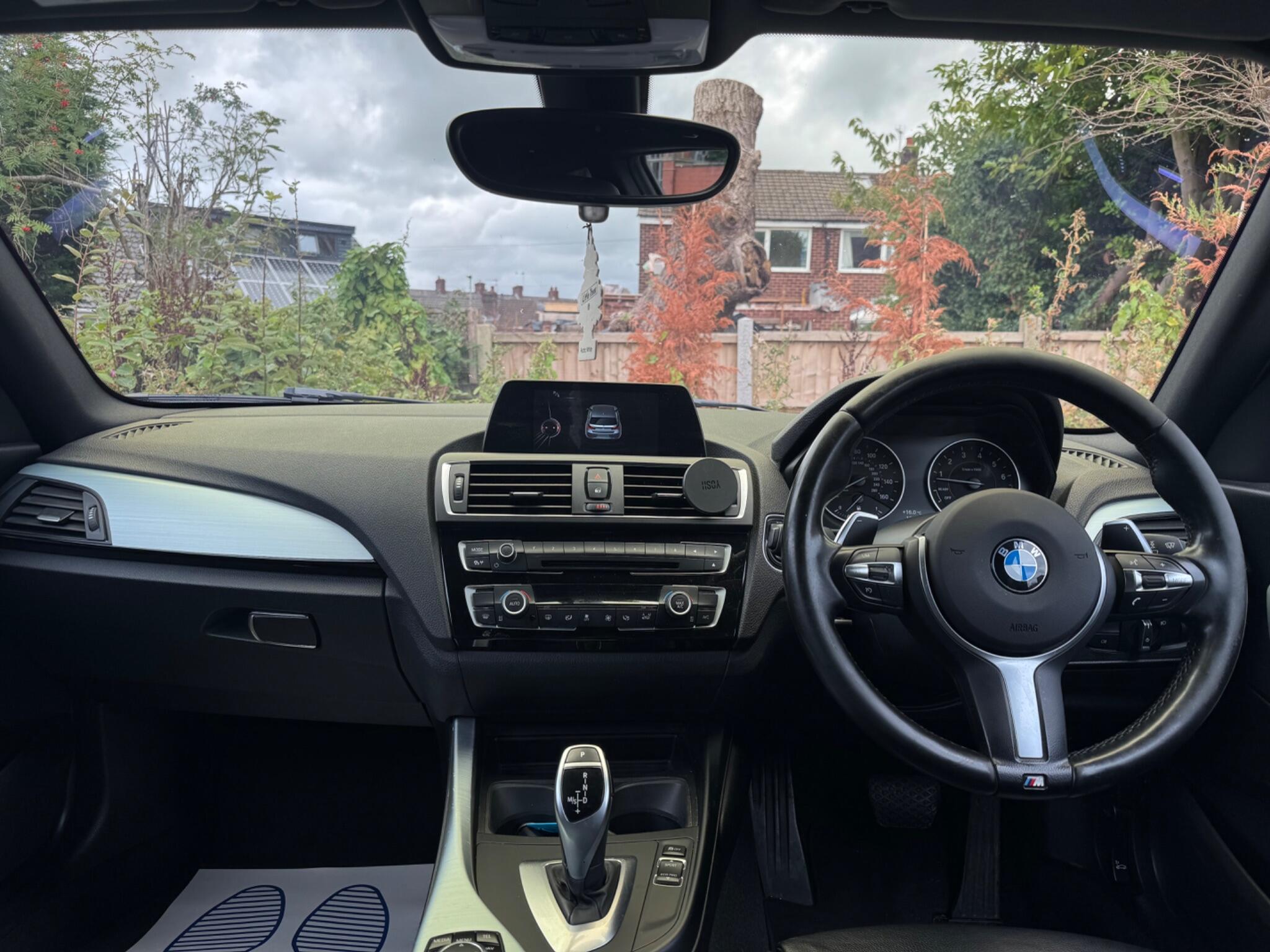 BMW 1 Series view 14