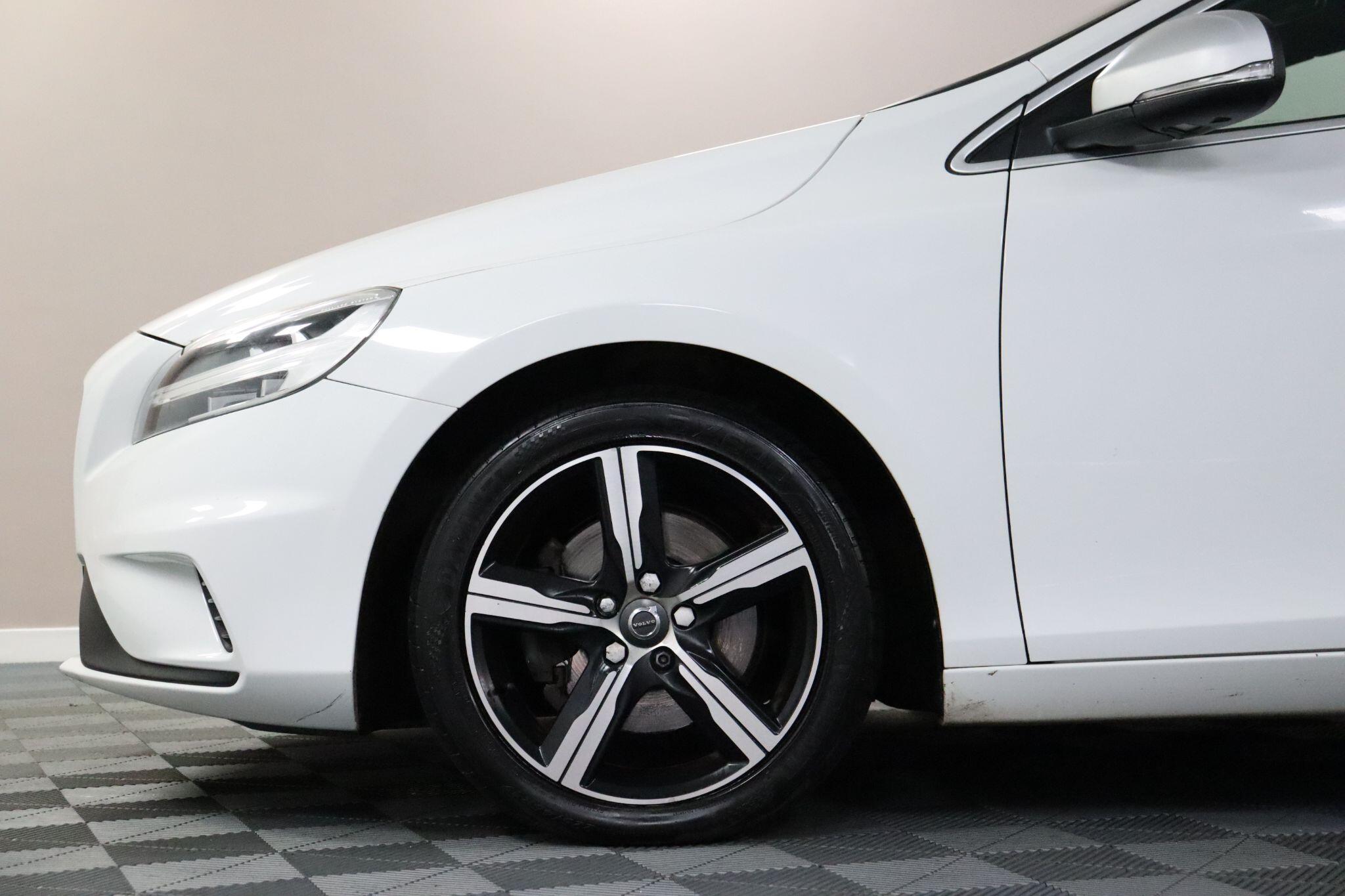 Volvo V40 view 27