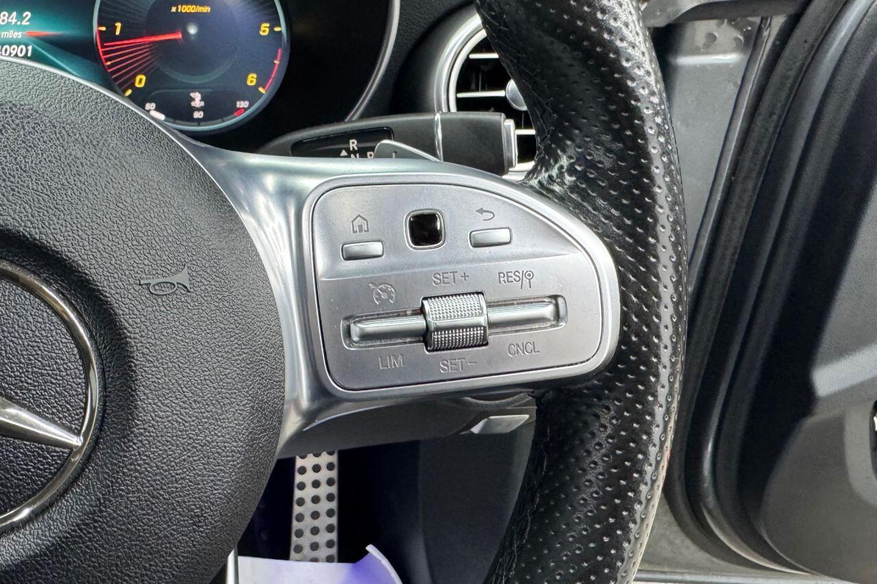 Mercedes-Benz C-Class view 23