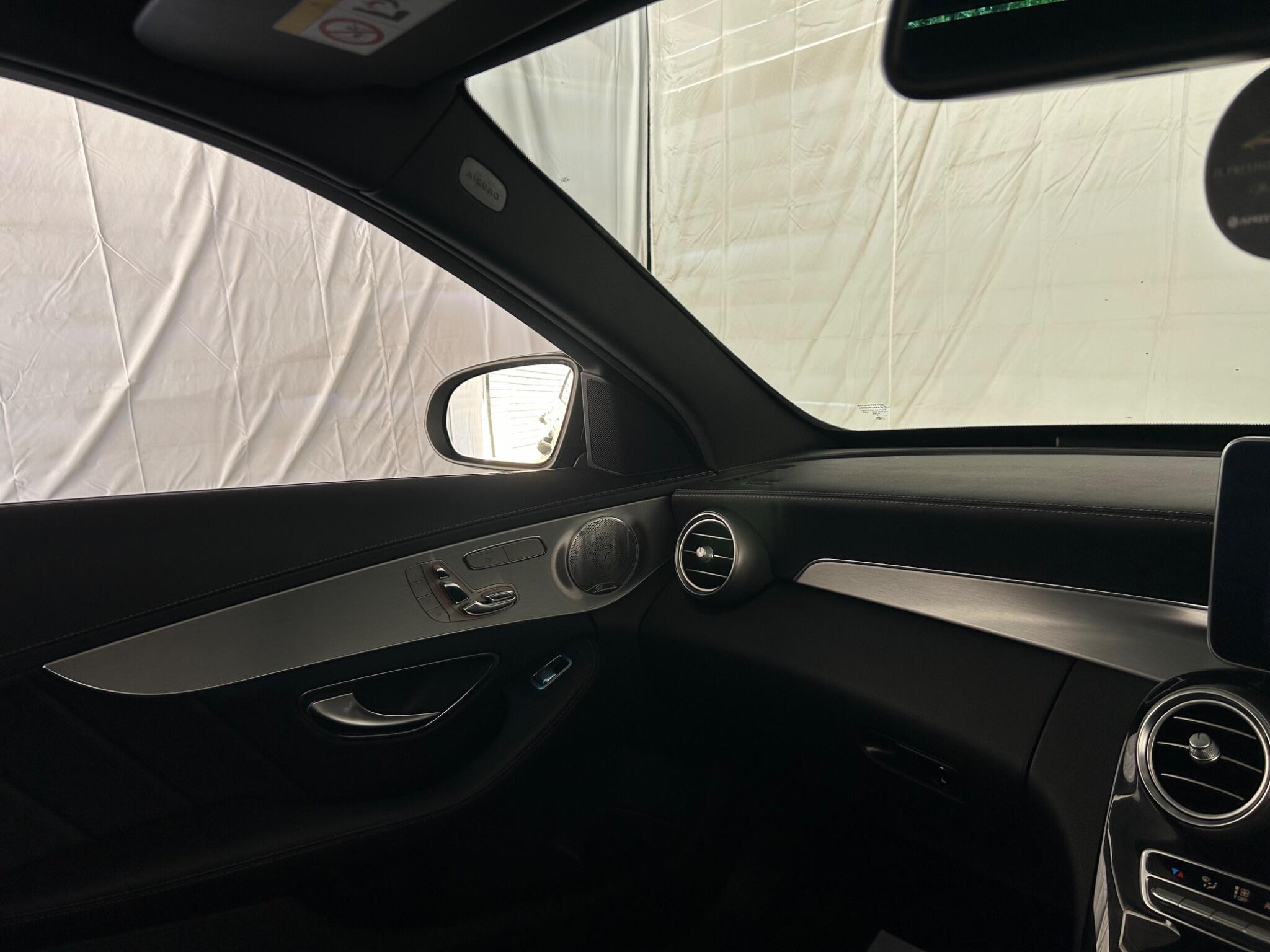 Mercedes-Benz C Class view 22
