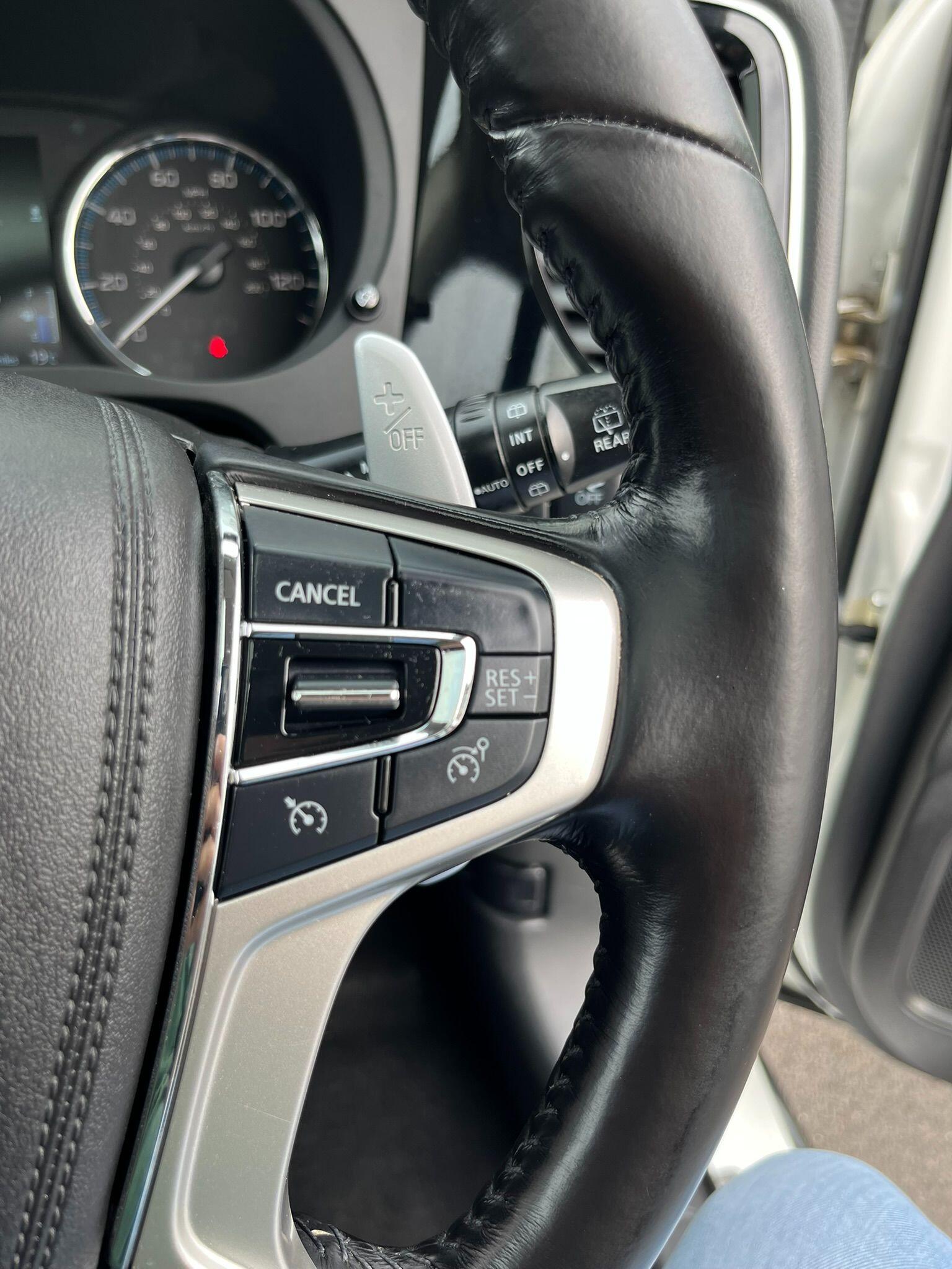 Mitsubishi Outlander view 18