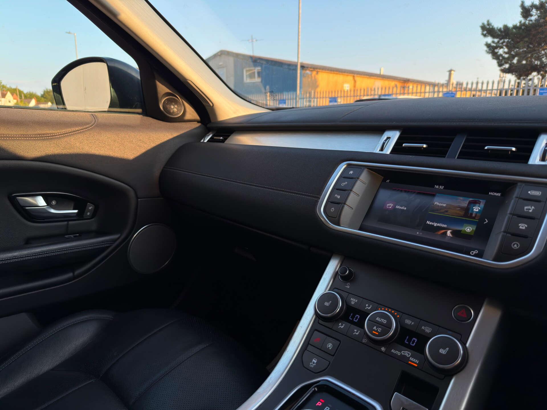 Land Rover Range Rover Evoque view 49