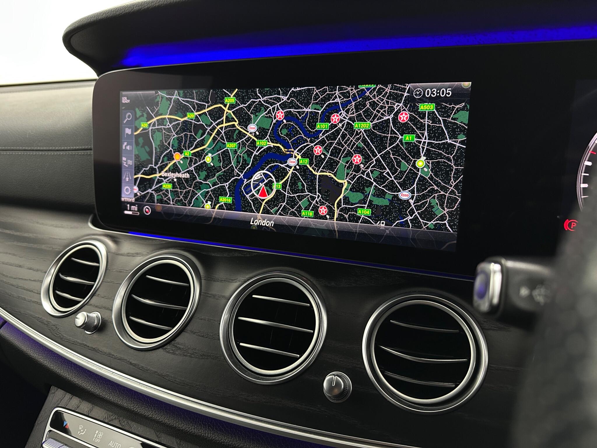 Mercedes-Benz E Class view 24