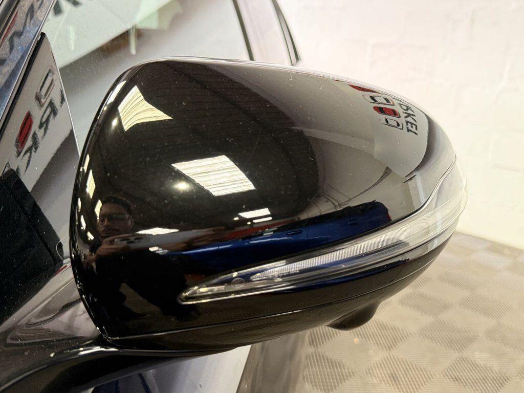Mercedes-Benz E Class view 21