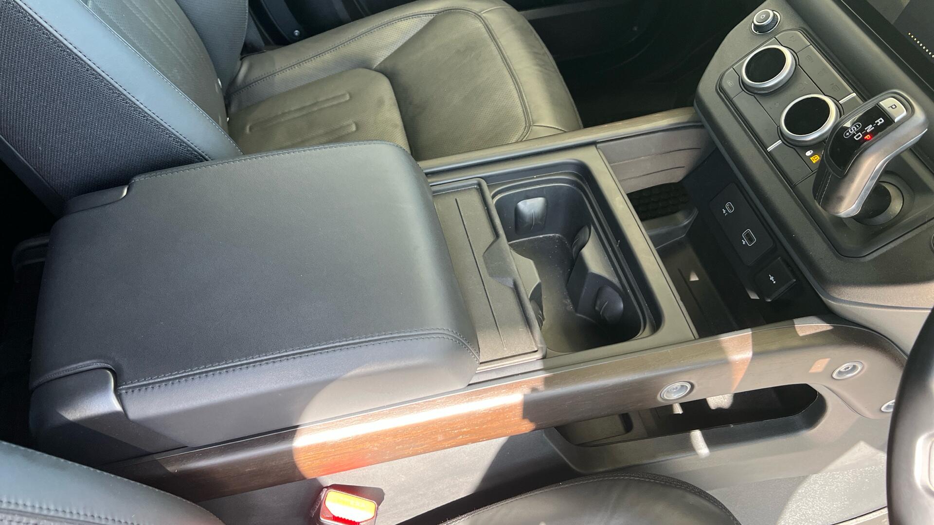 Land Rover Defender view 44