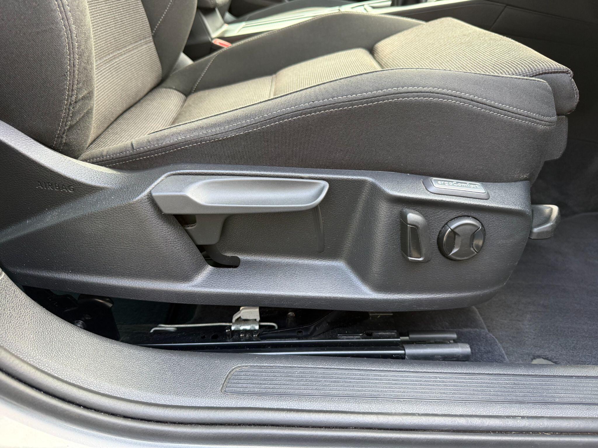 Volkswagen Passat view 37