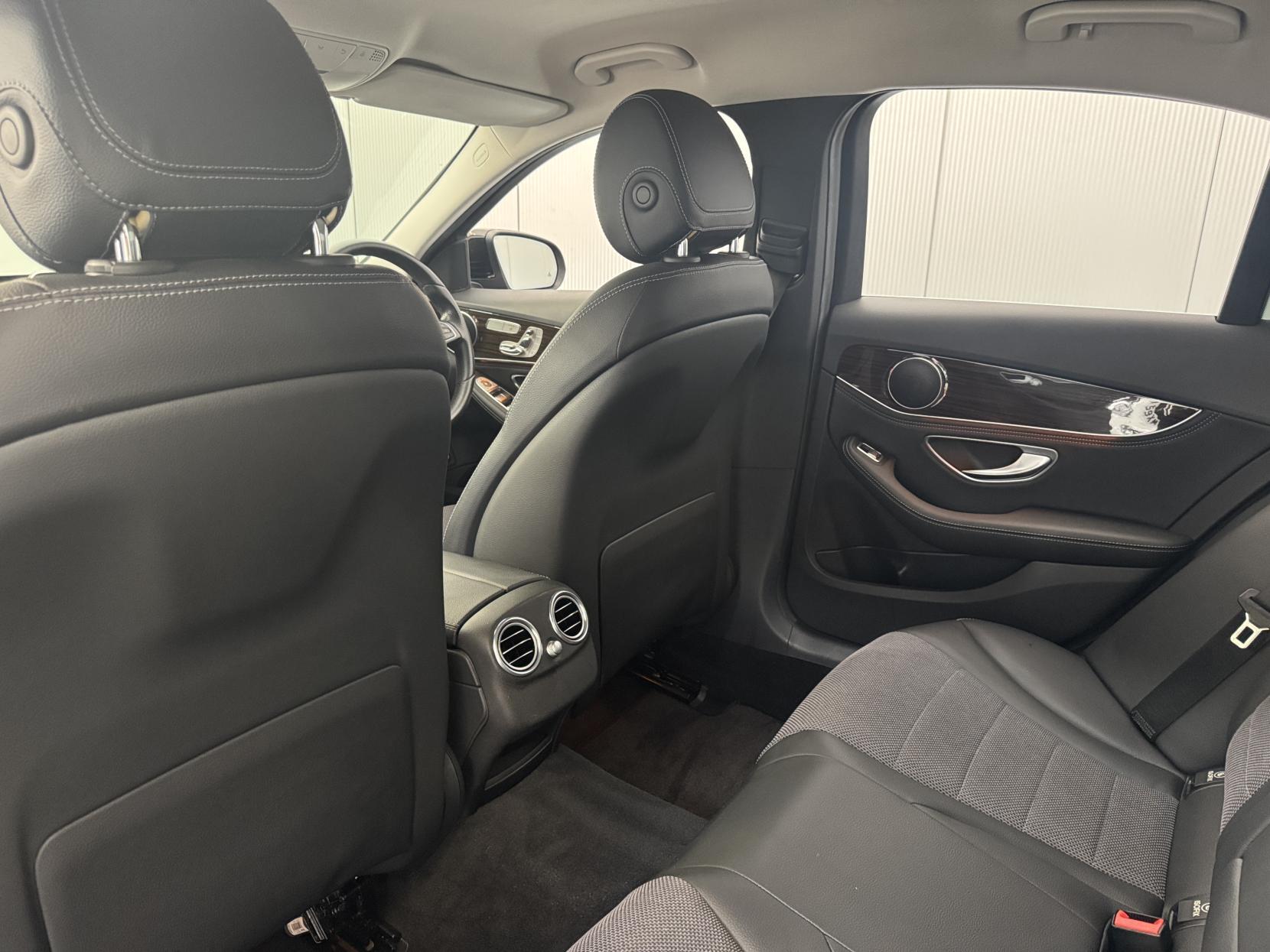Mercedes-Benz C Class view 43
