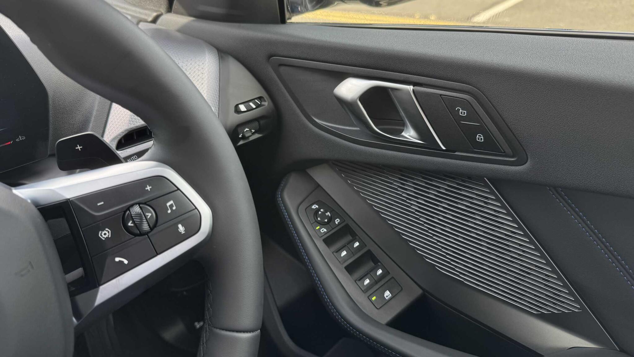 BMW 2 Series view 18