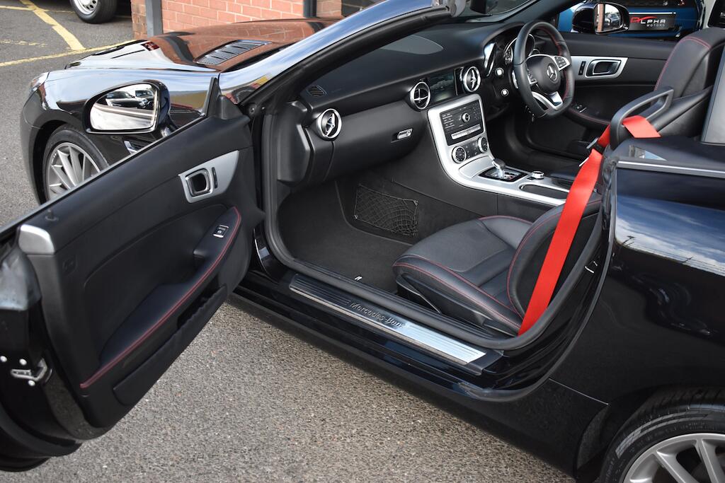 Mercedes-Benz SLC view 29