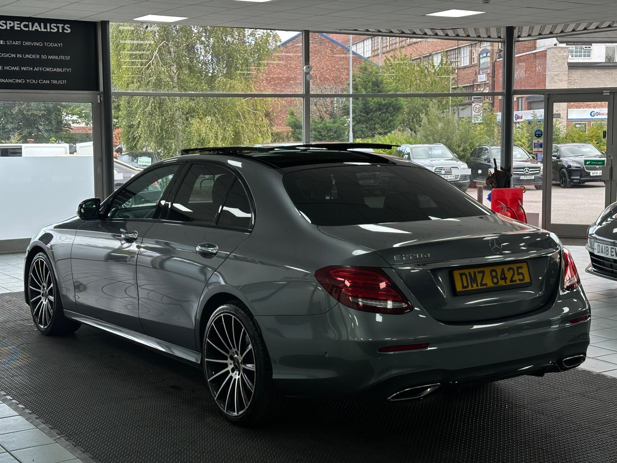 Mercedes-Benz E Class view 10