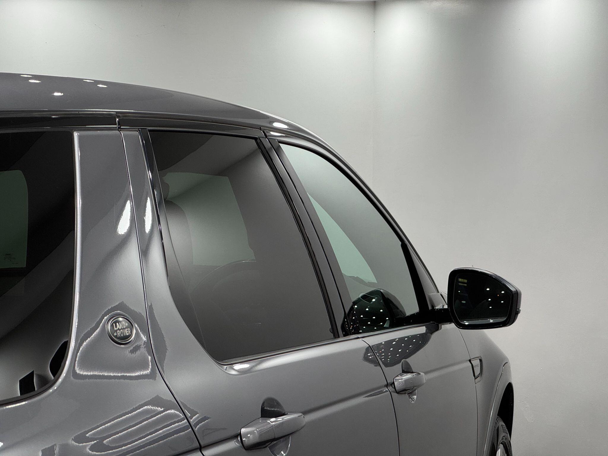 Land Rover Discovery Sport view 25