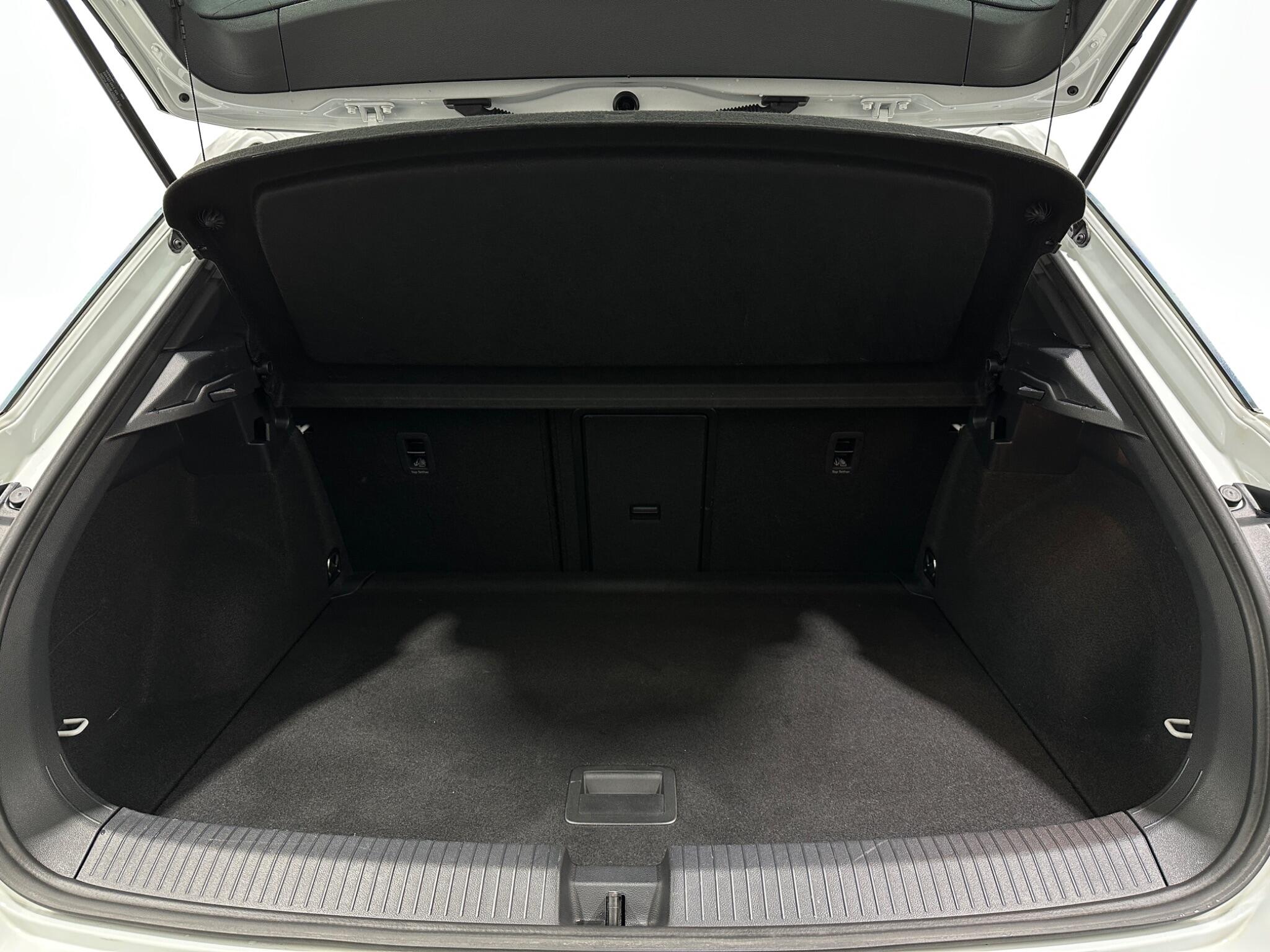Volkswagen T-Roc view 47