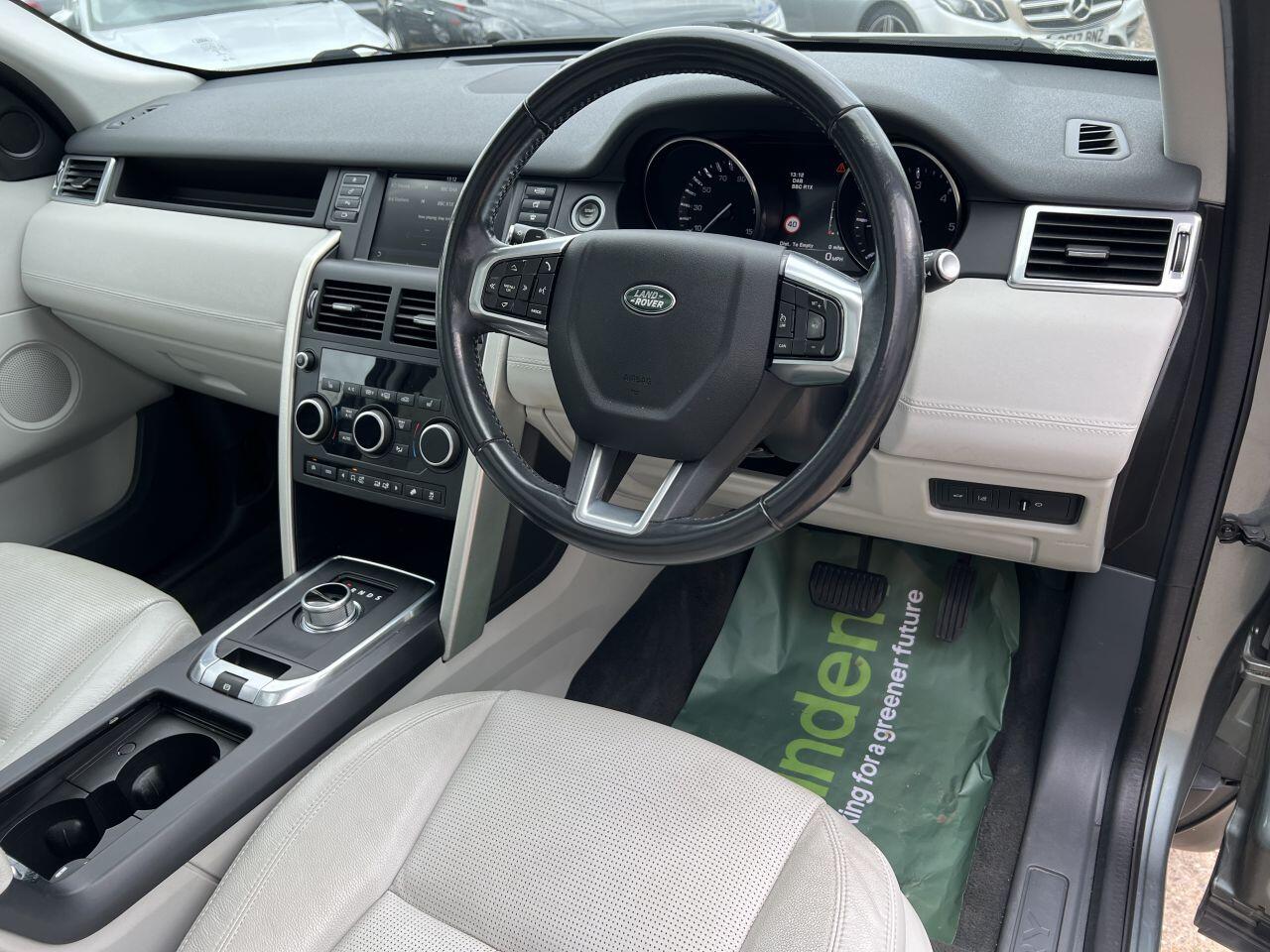 Land Rover Discovery Sport view 20