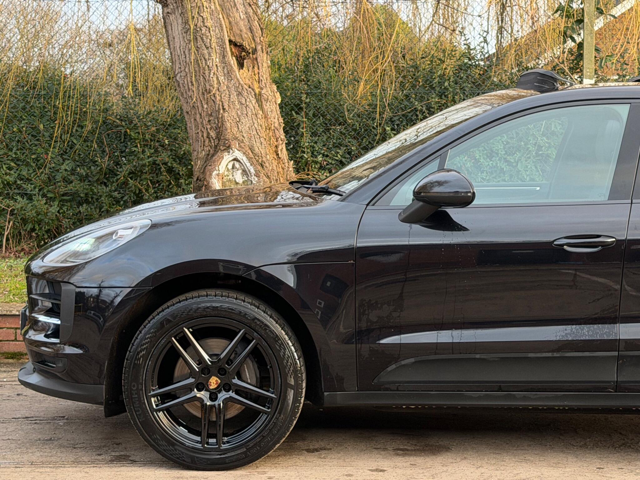 Porsche Macan view 11