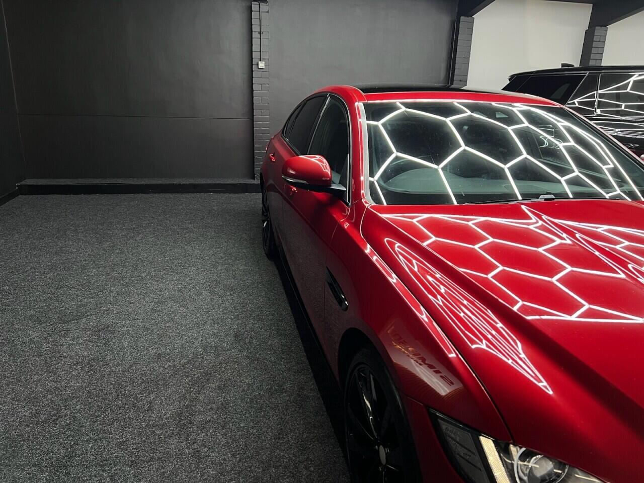 Jaguar XF view 17