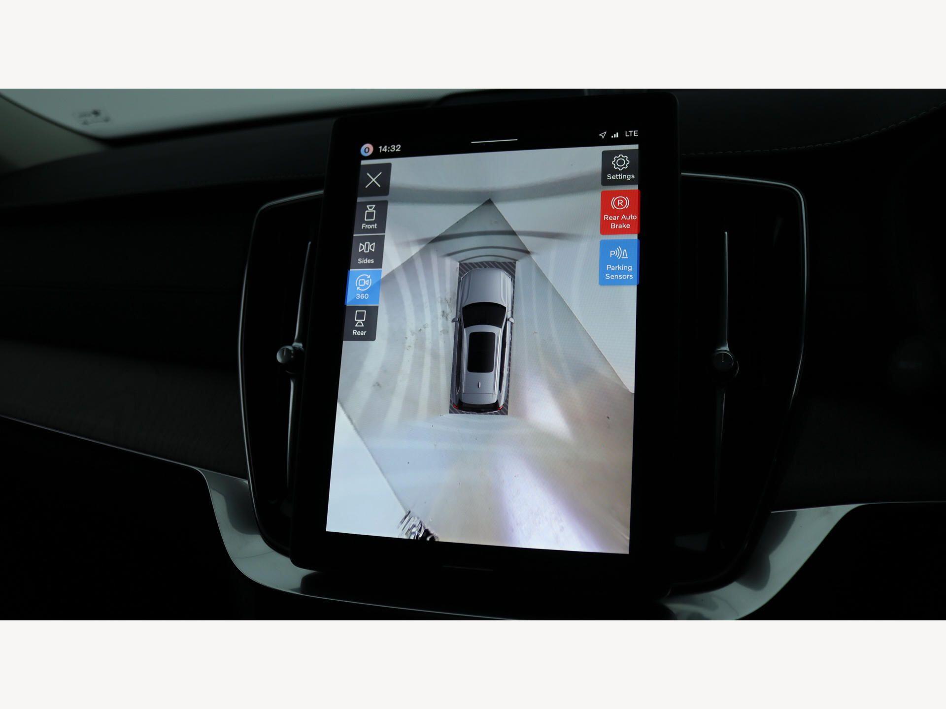 Volvo XC90 view 20