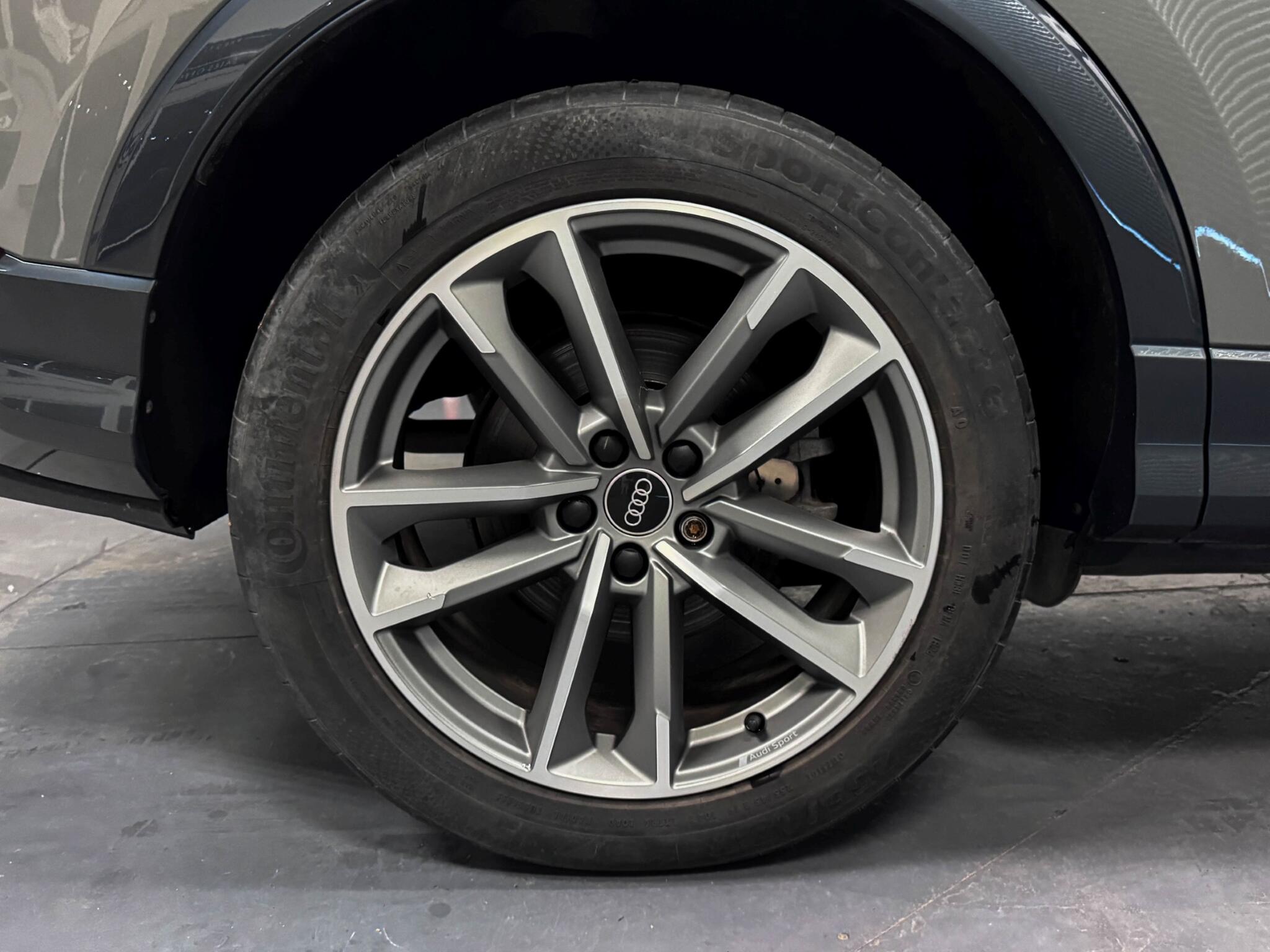 Audi Q3 view 49