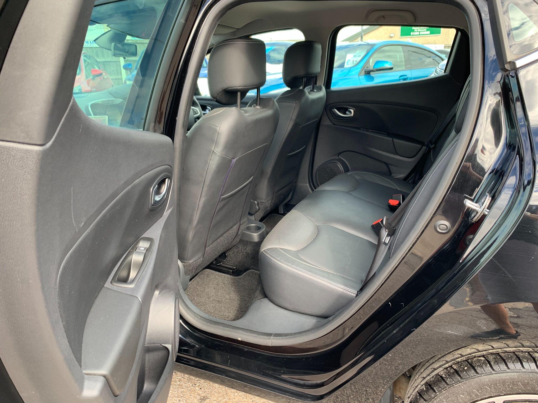 Renault Clio view 19