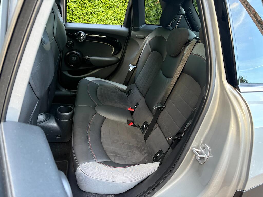 Mini Hatch view 12