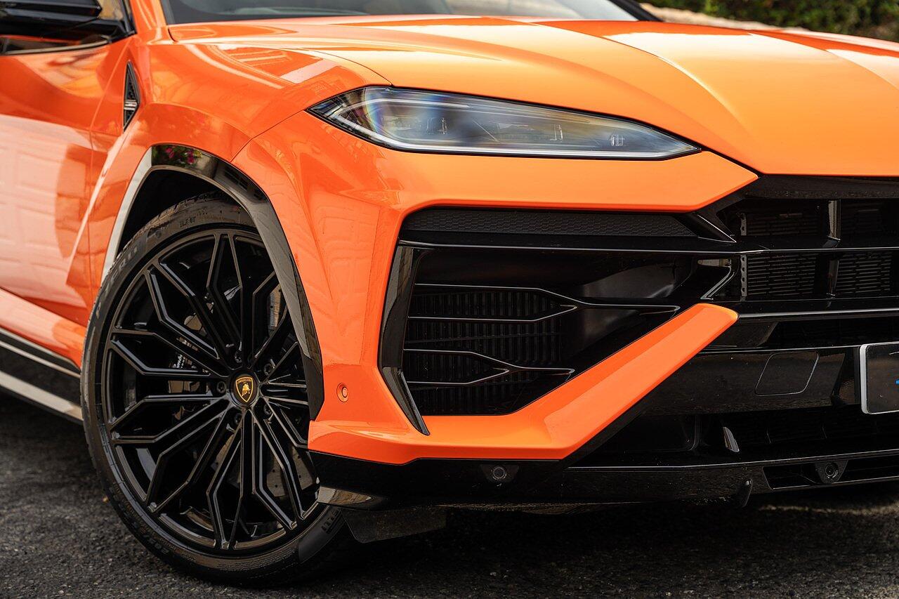 Lamborghini Urus view 24