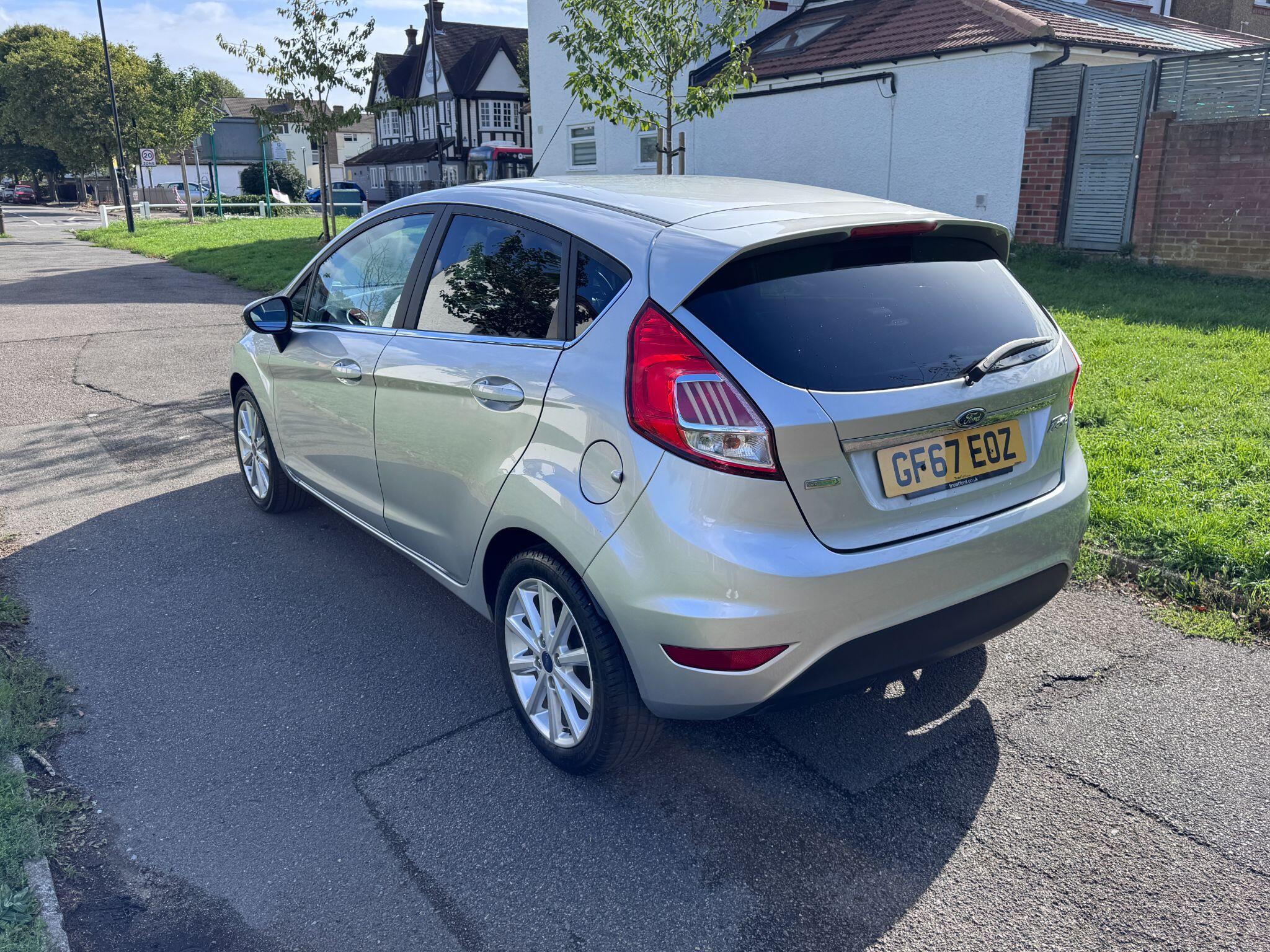 2017 Ford Fiesta image 12