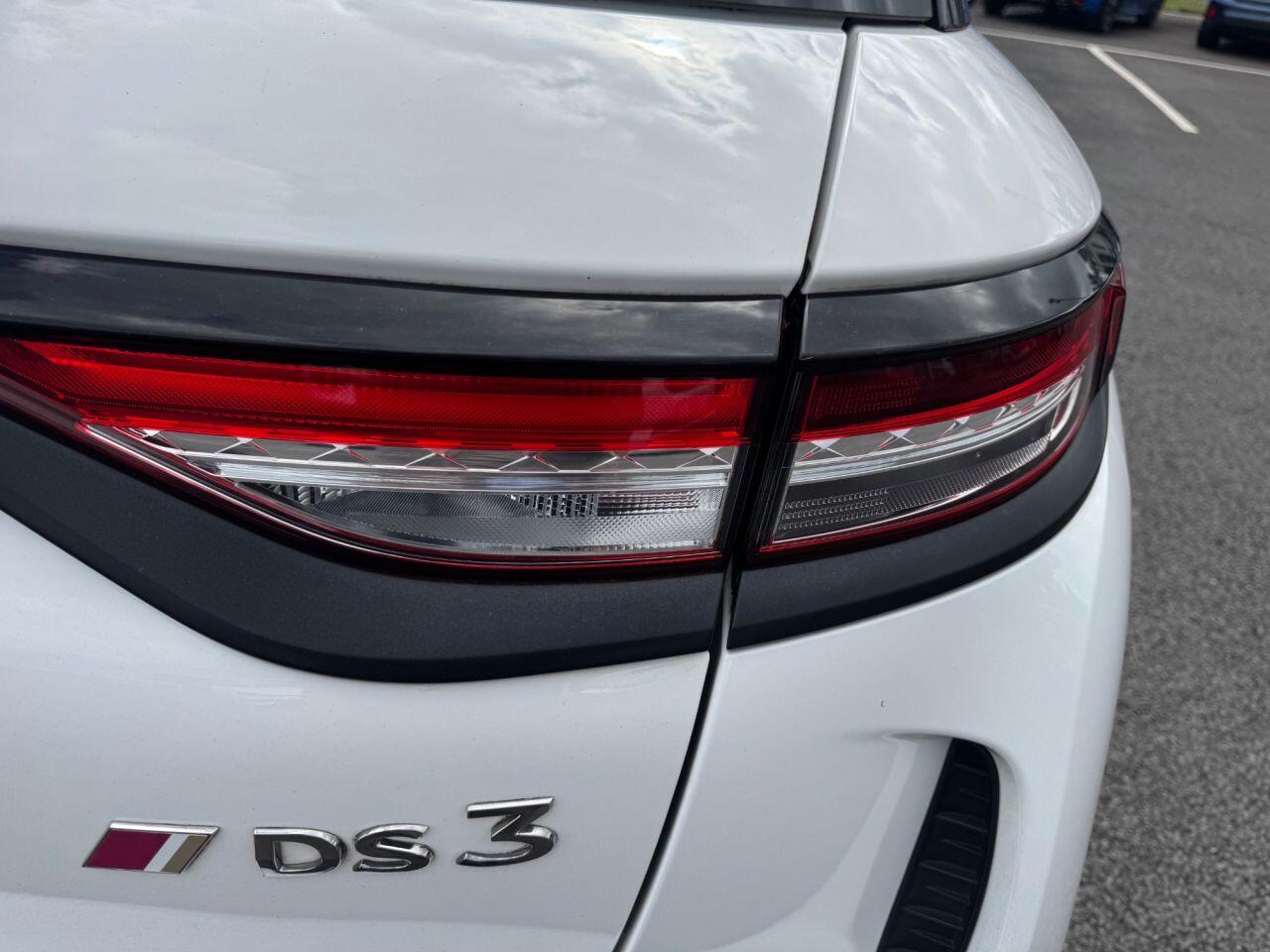 DS Automobiles DS 3 Crossback view 17