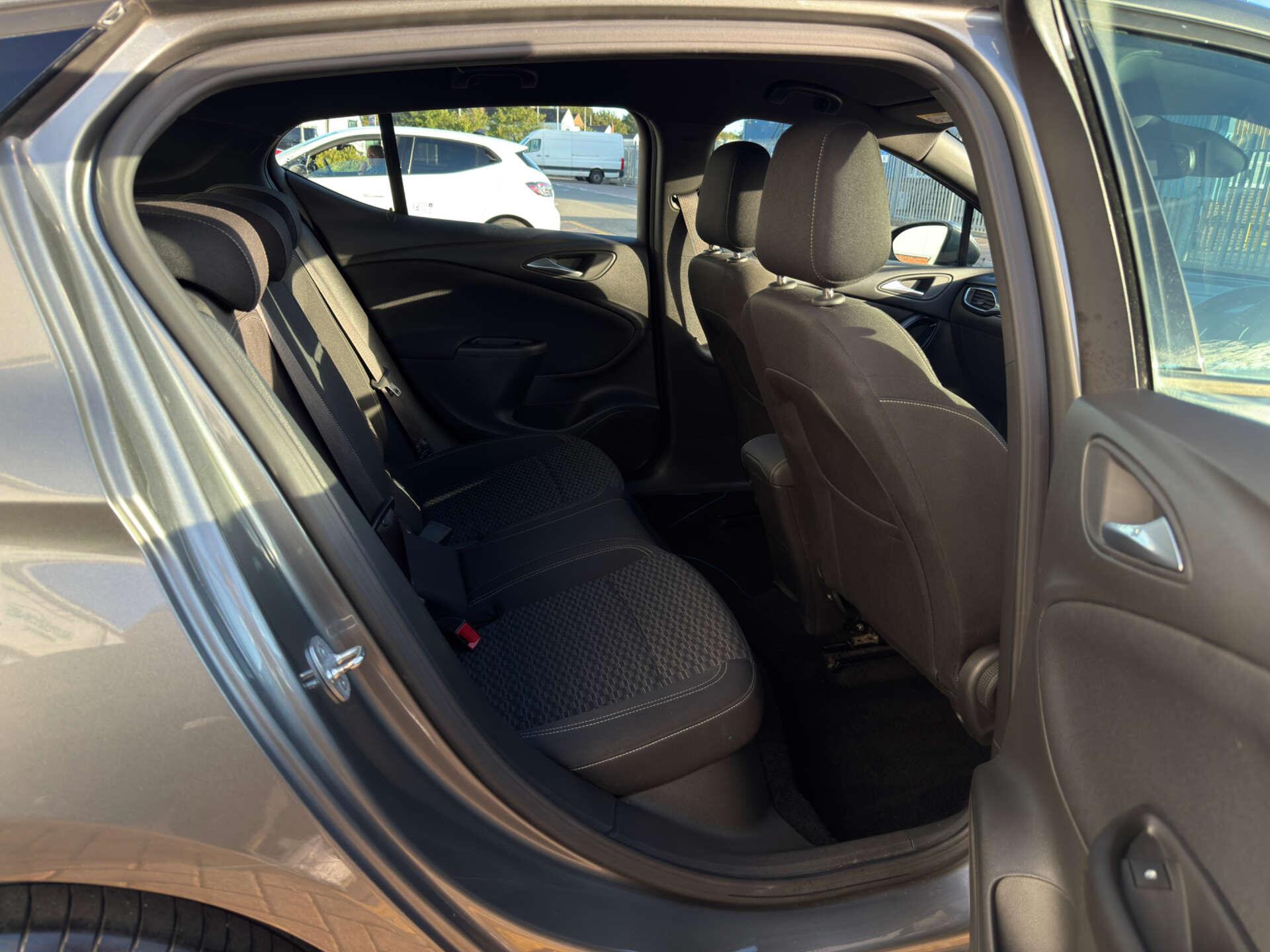 Vauxhall Astra view 25