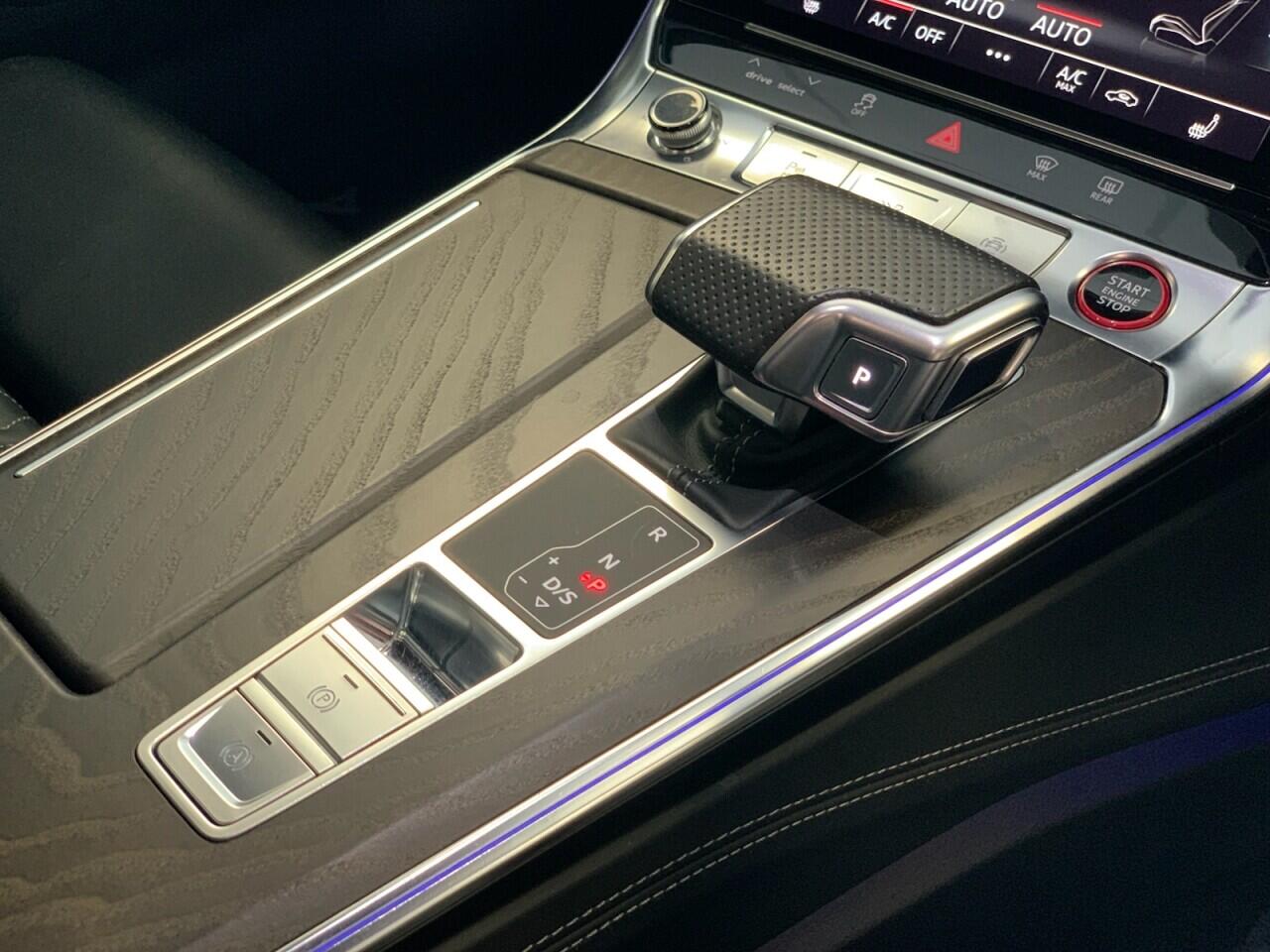 Audi S6 Avant view 42