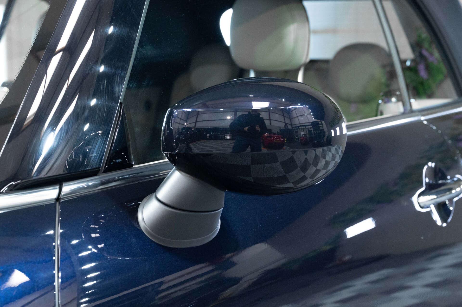 Mini Convertible view 14