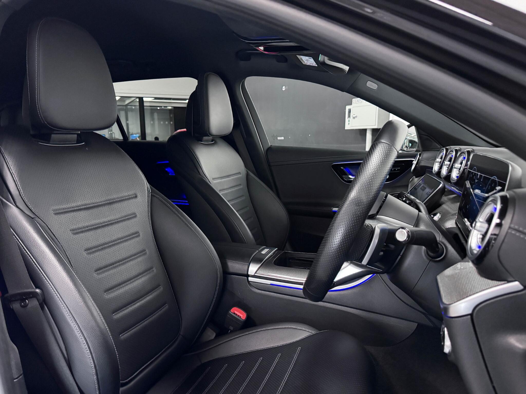 Mercedes-Benz C-Class view 22