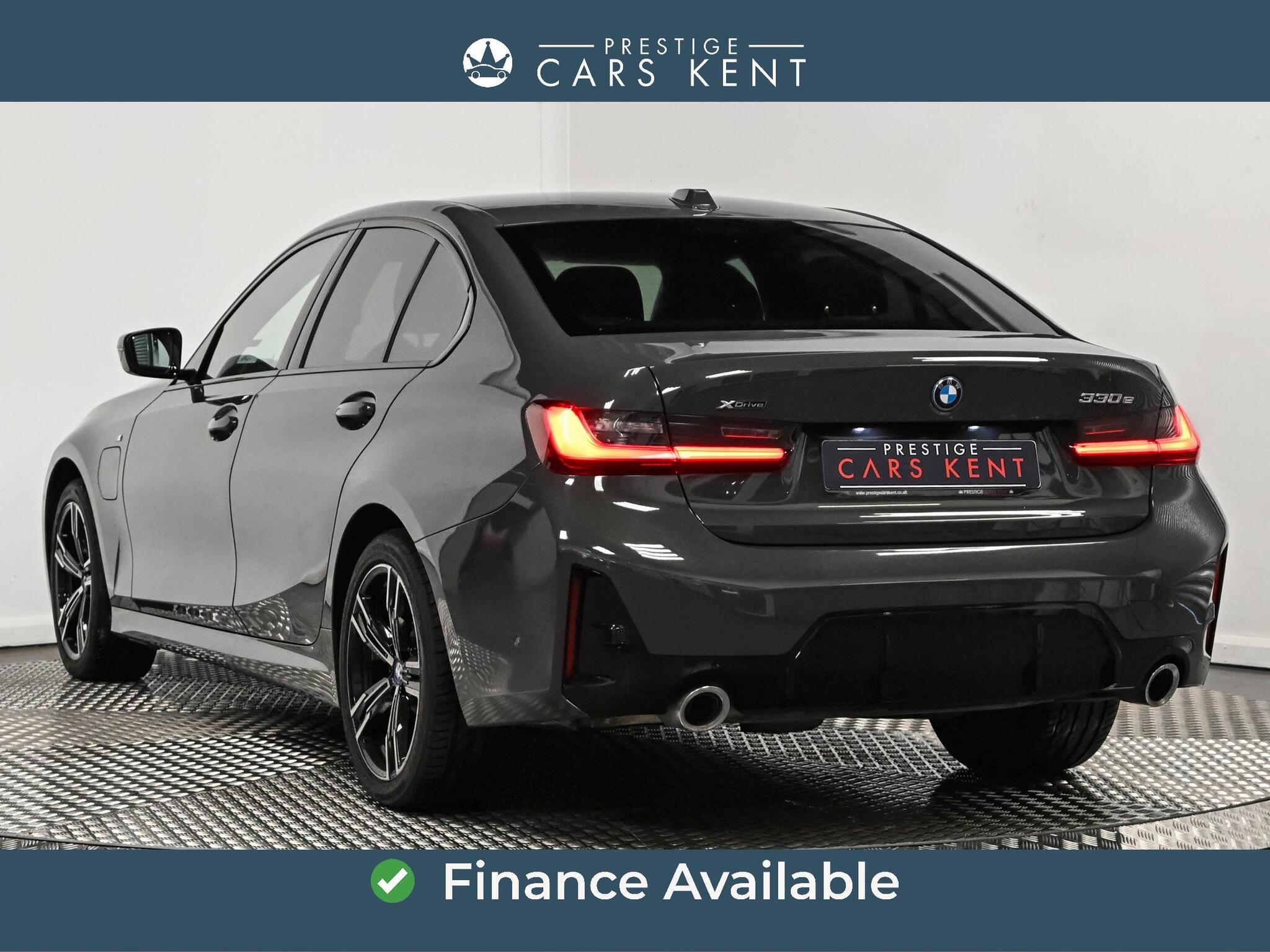 BMW 3 Series view 3
