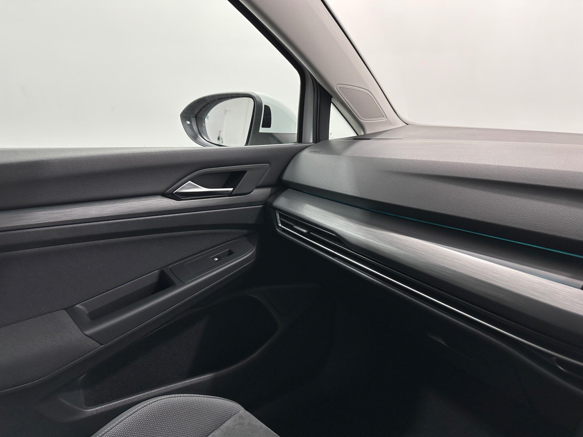 Volkswagen Golf view 26