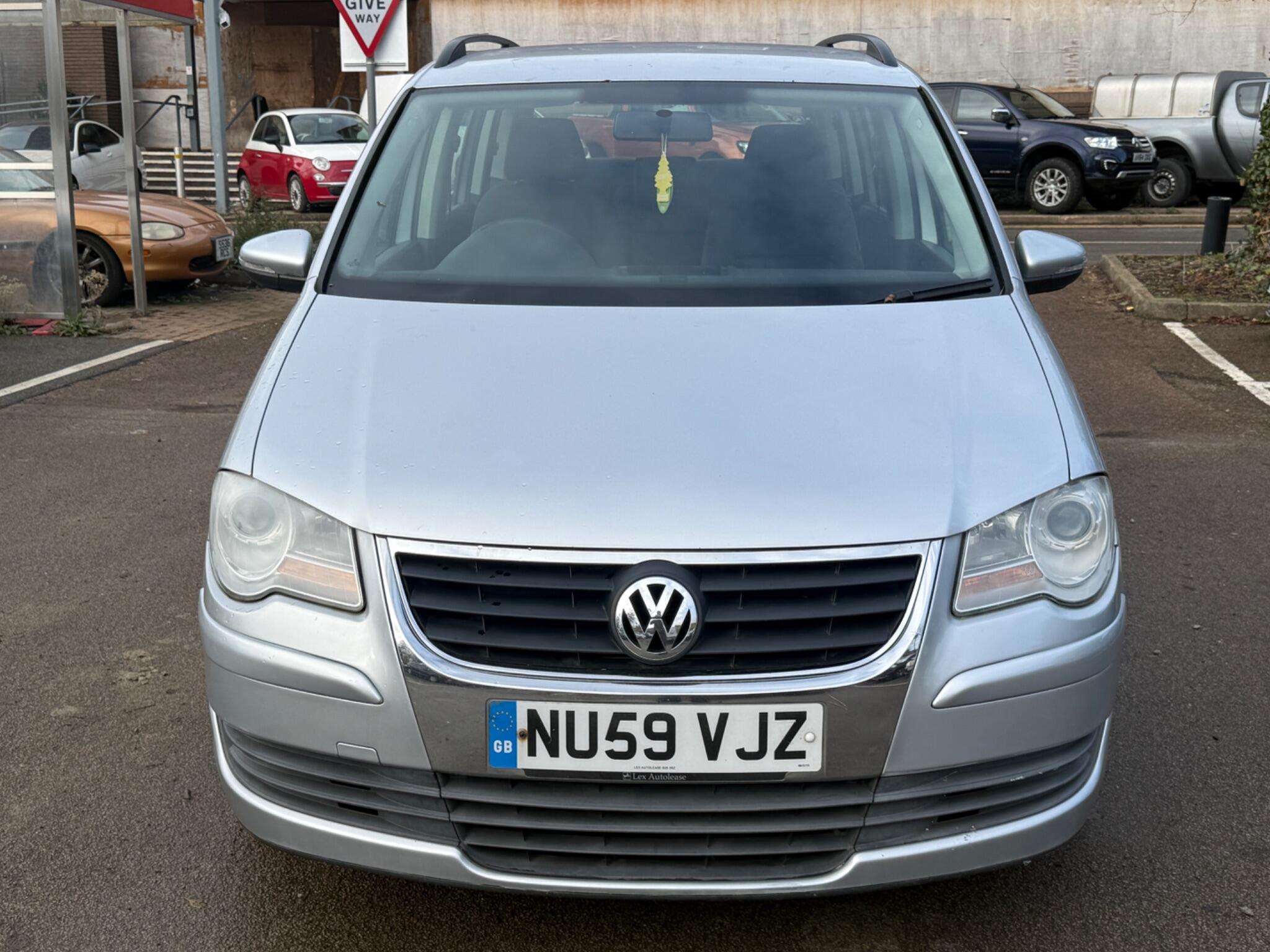 Volkswagen Touran - Image 6