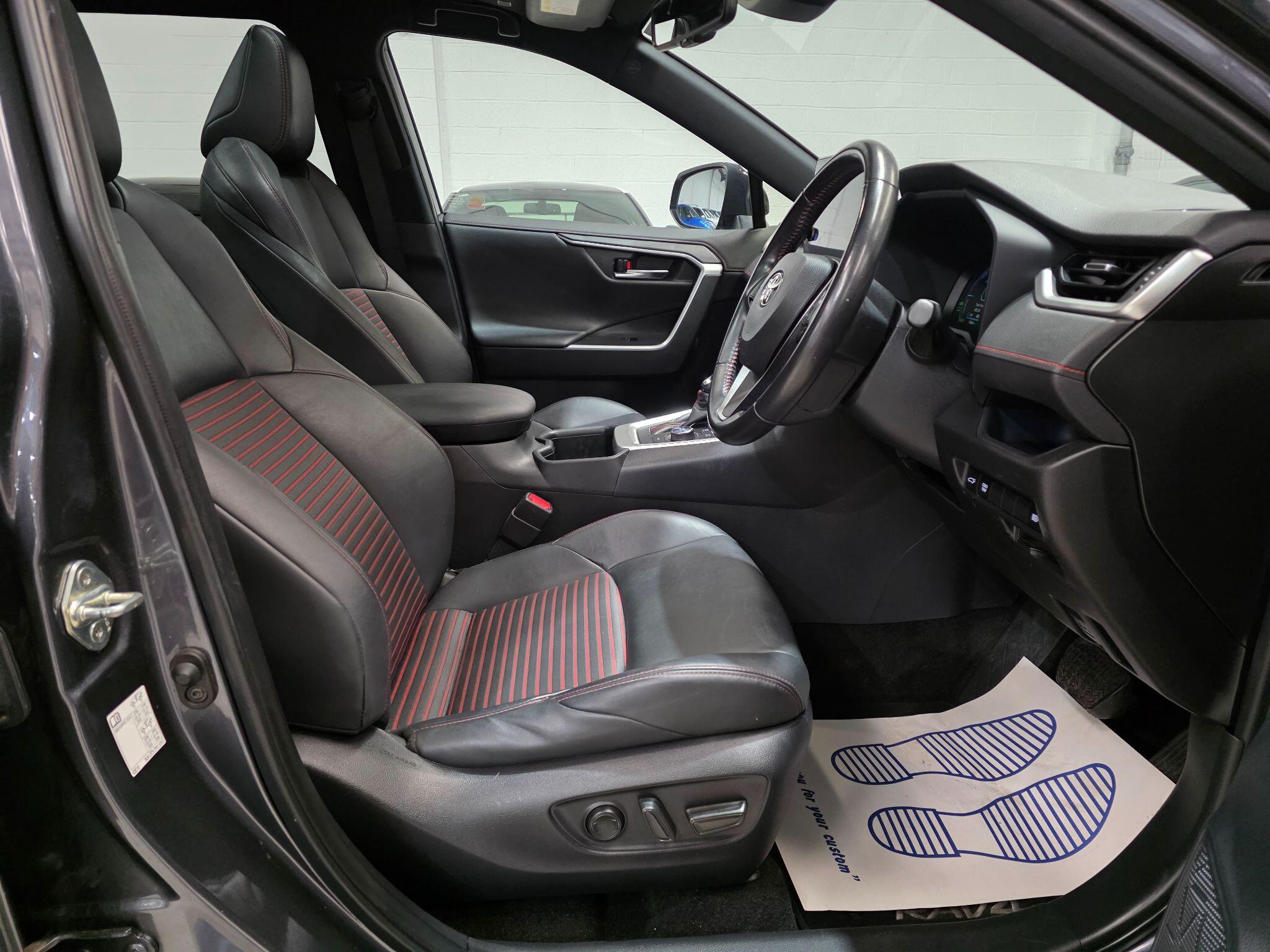 Toyota RAV4 view 6