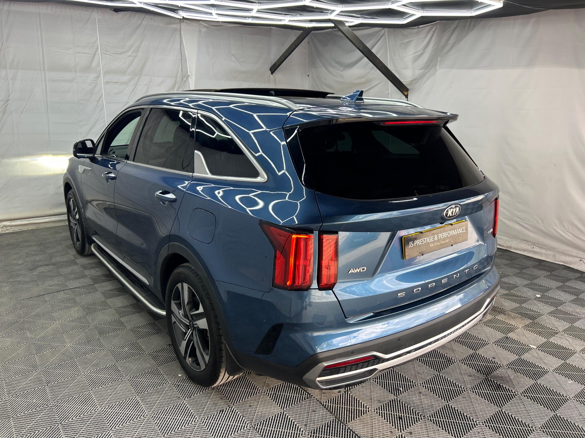 Kia Sorento view 4