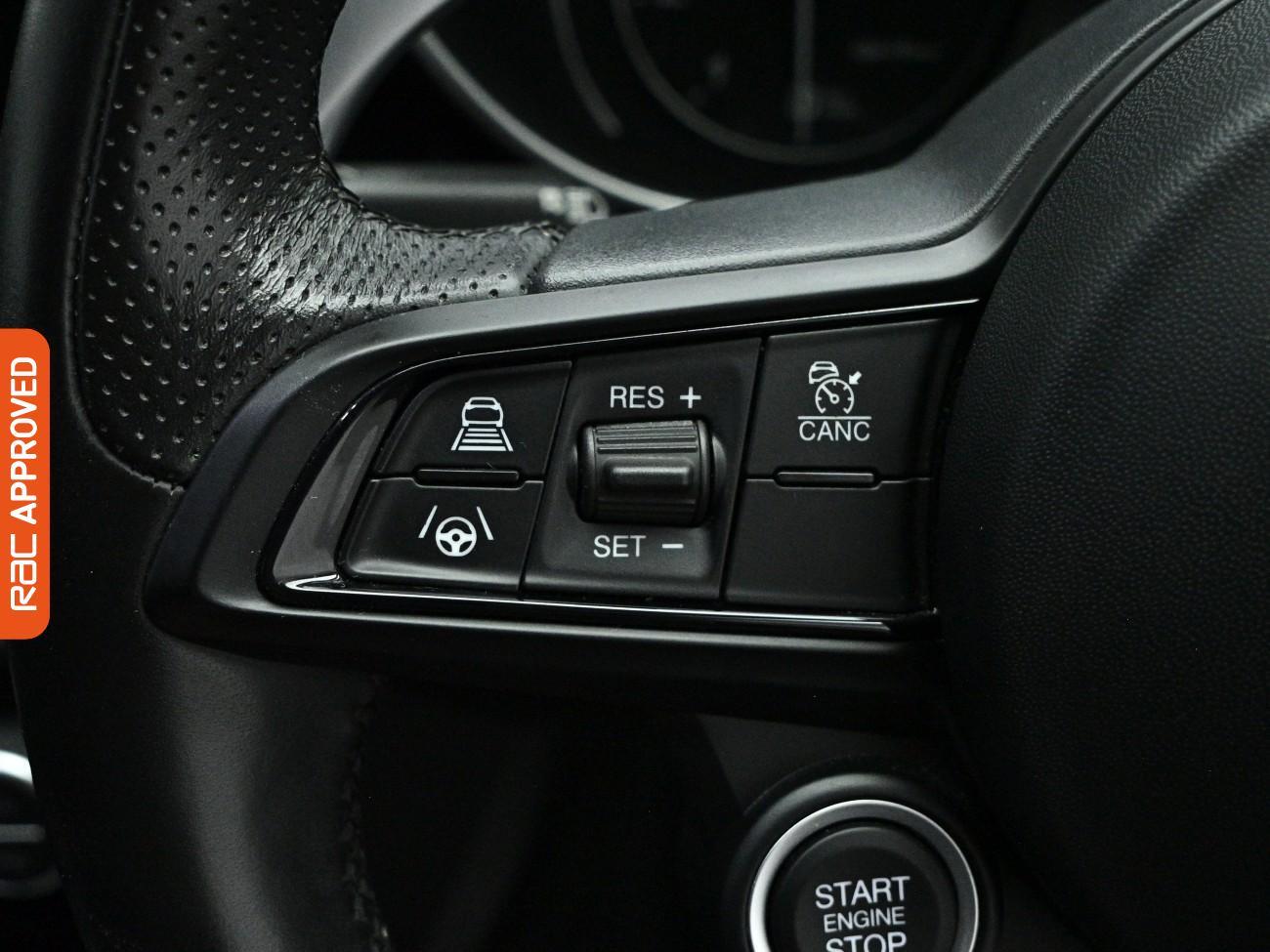 Alfa Romeo Giulia view 22