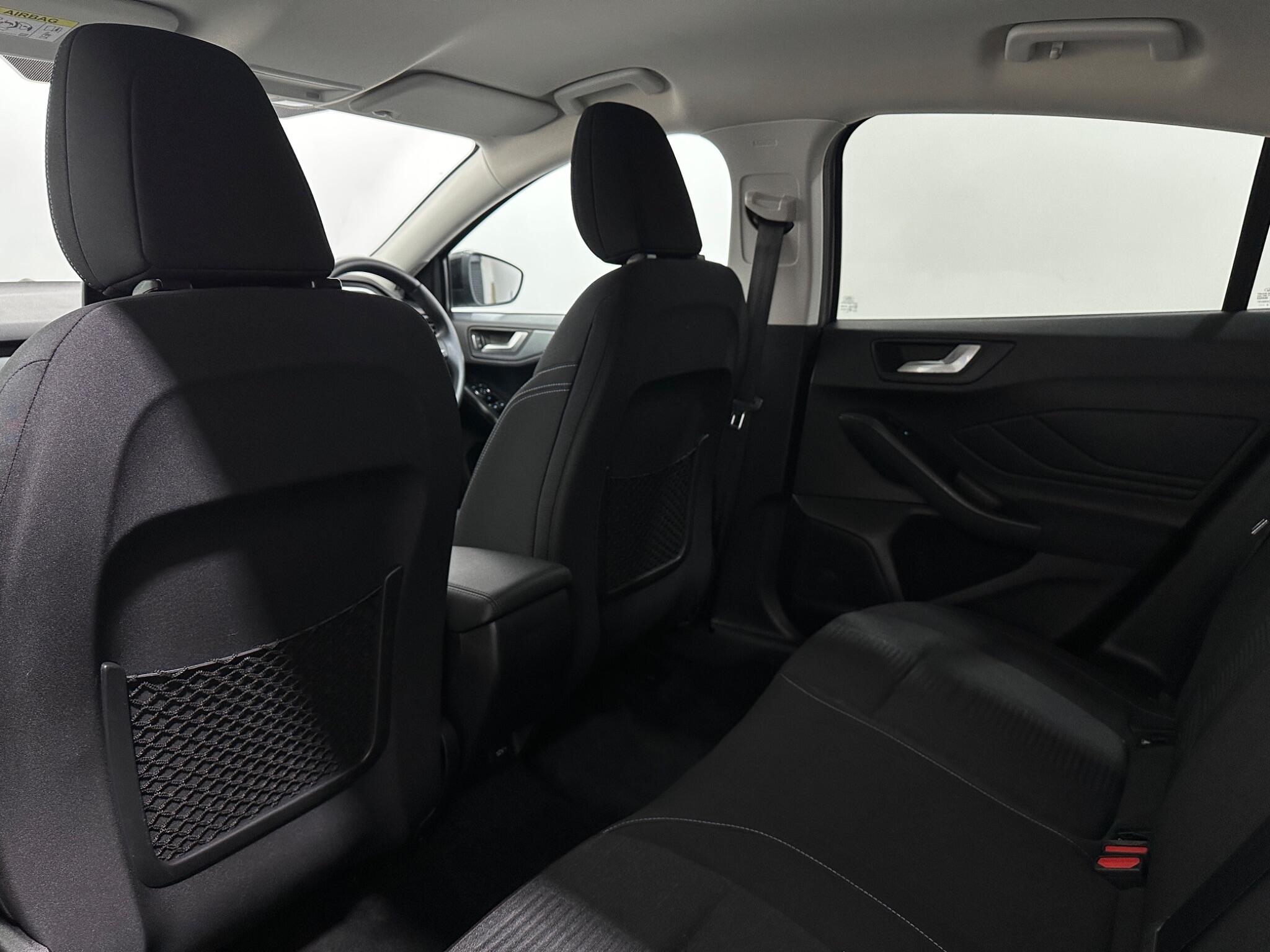 Ford Focus view 33
