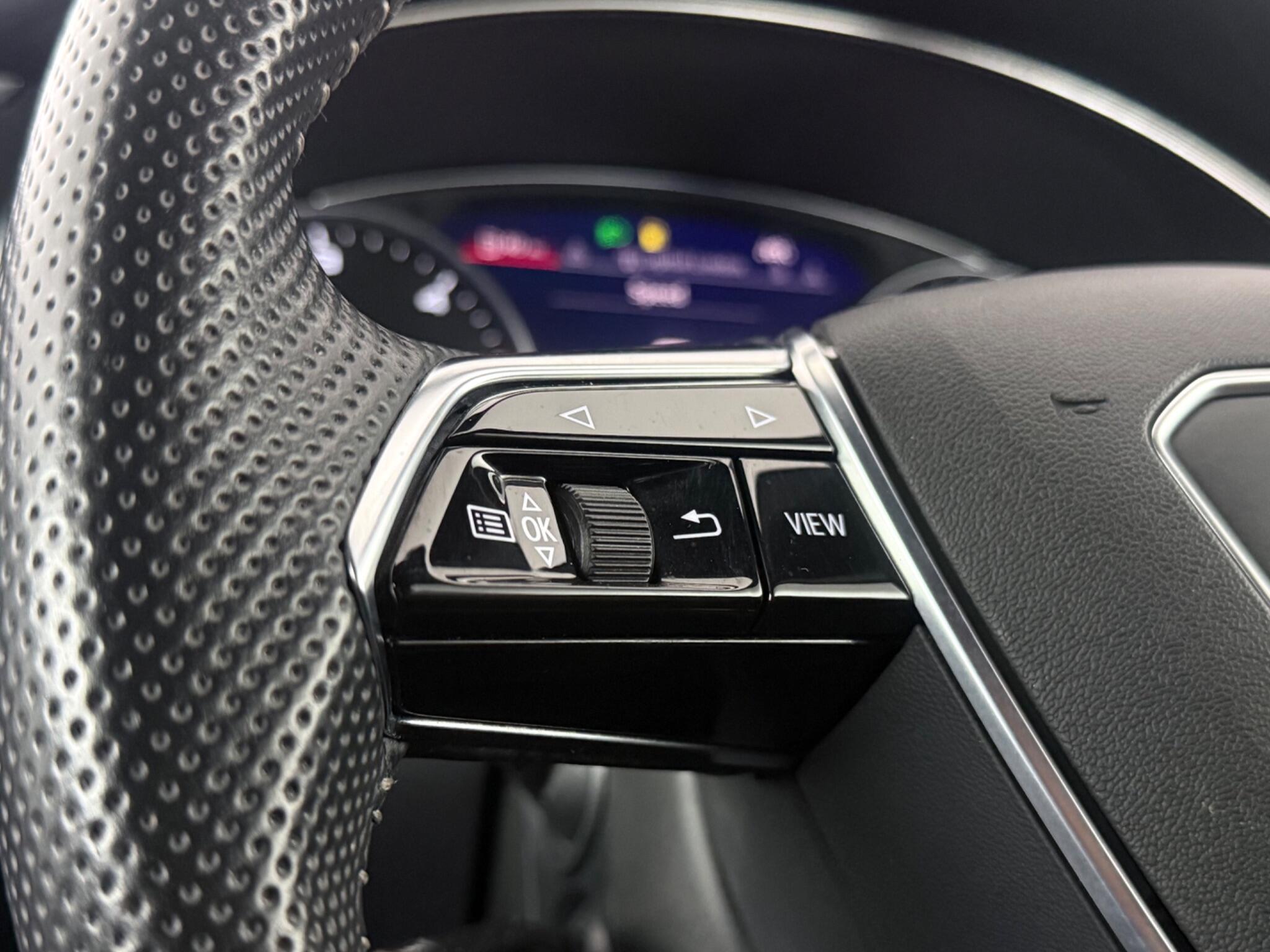 Audi A6 view 13