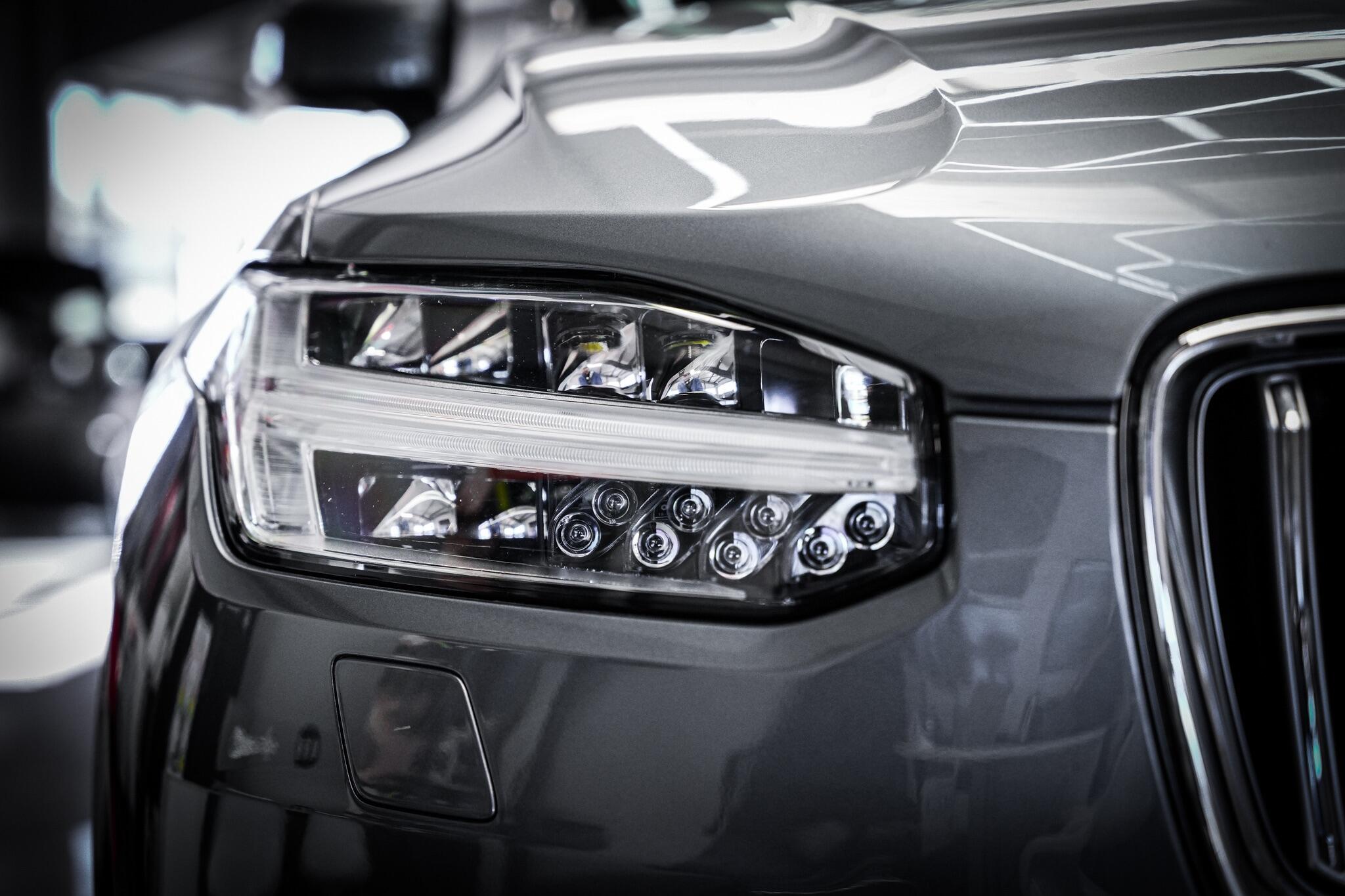 Volvo XC90 view 32