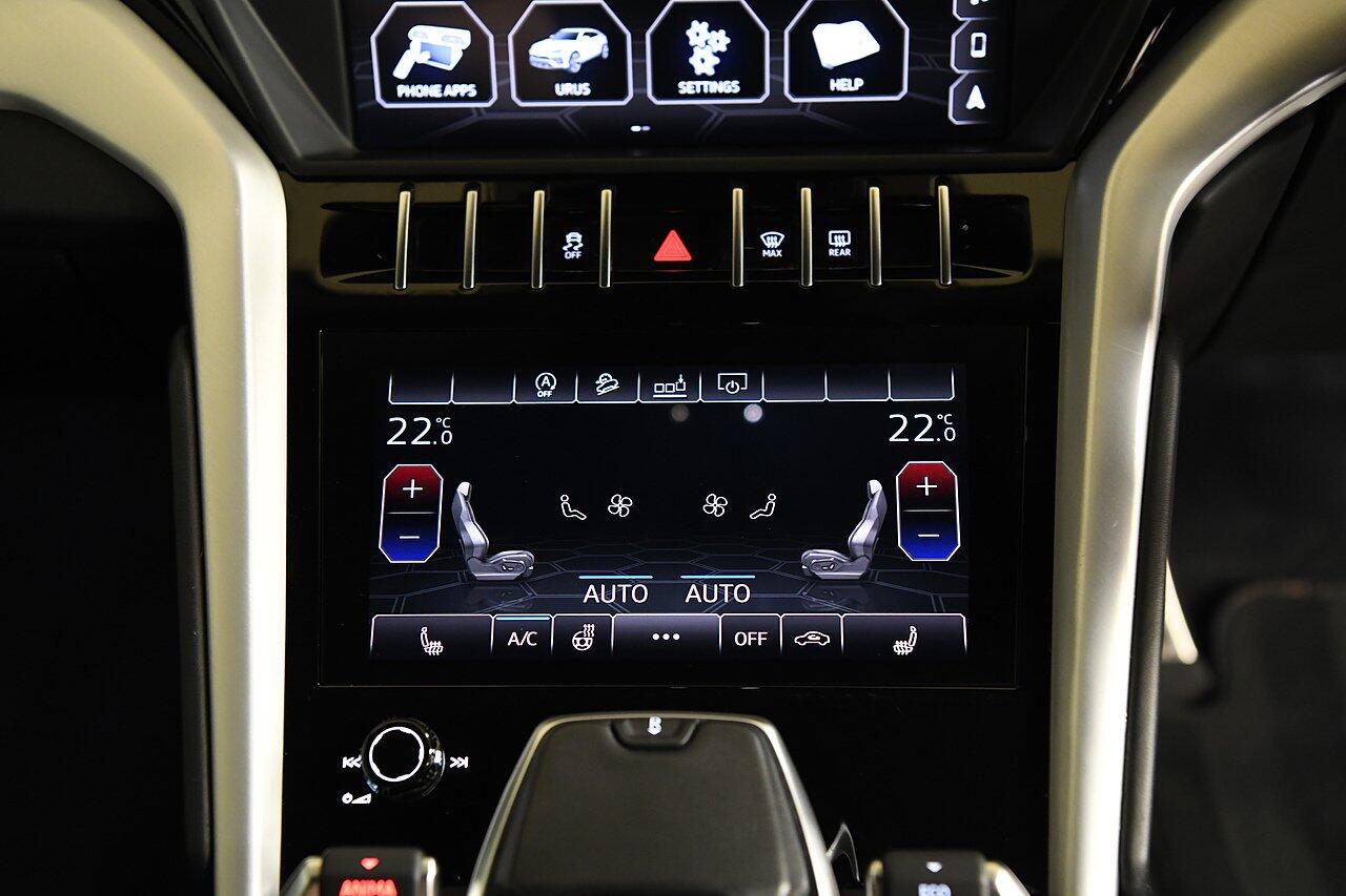 Lamborghini Urus view 15