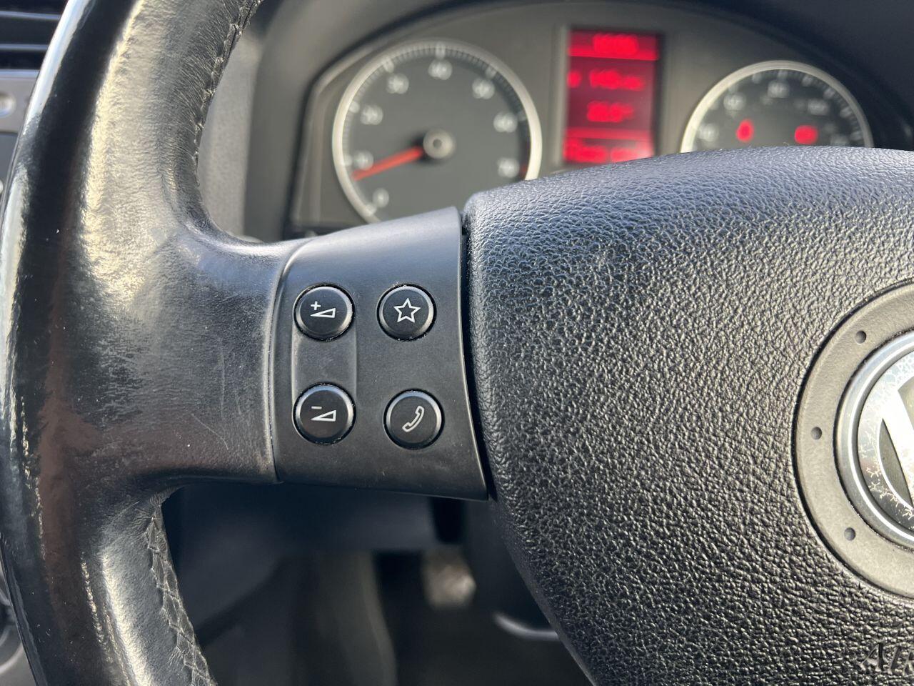 Volkswagen Golf view 35