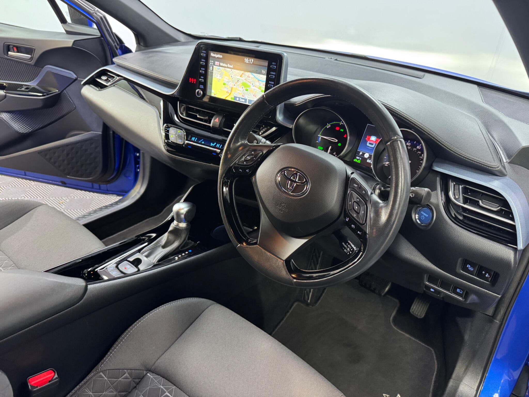 Toyota C-HR view 7